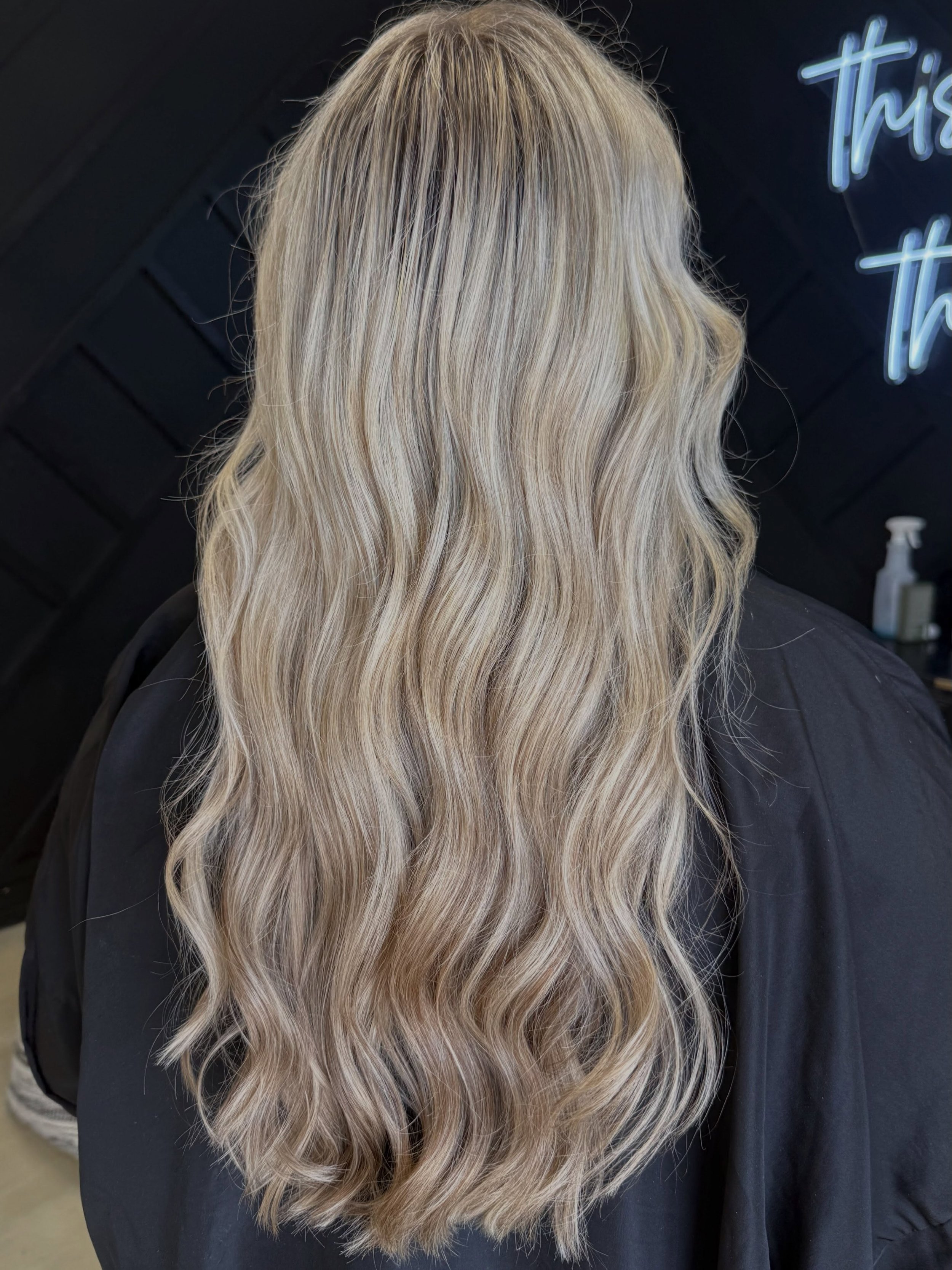 Summer is coming to an end! which means fall hair is right around the corner! 🍂

MESSAGE ME TO GET ON MY BOOKS!

#victoriahairstylist #redkin