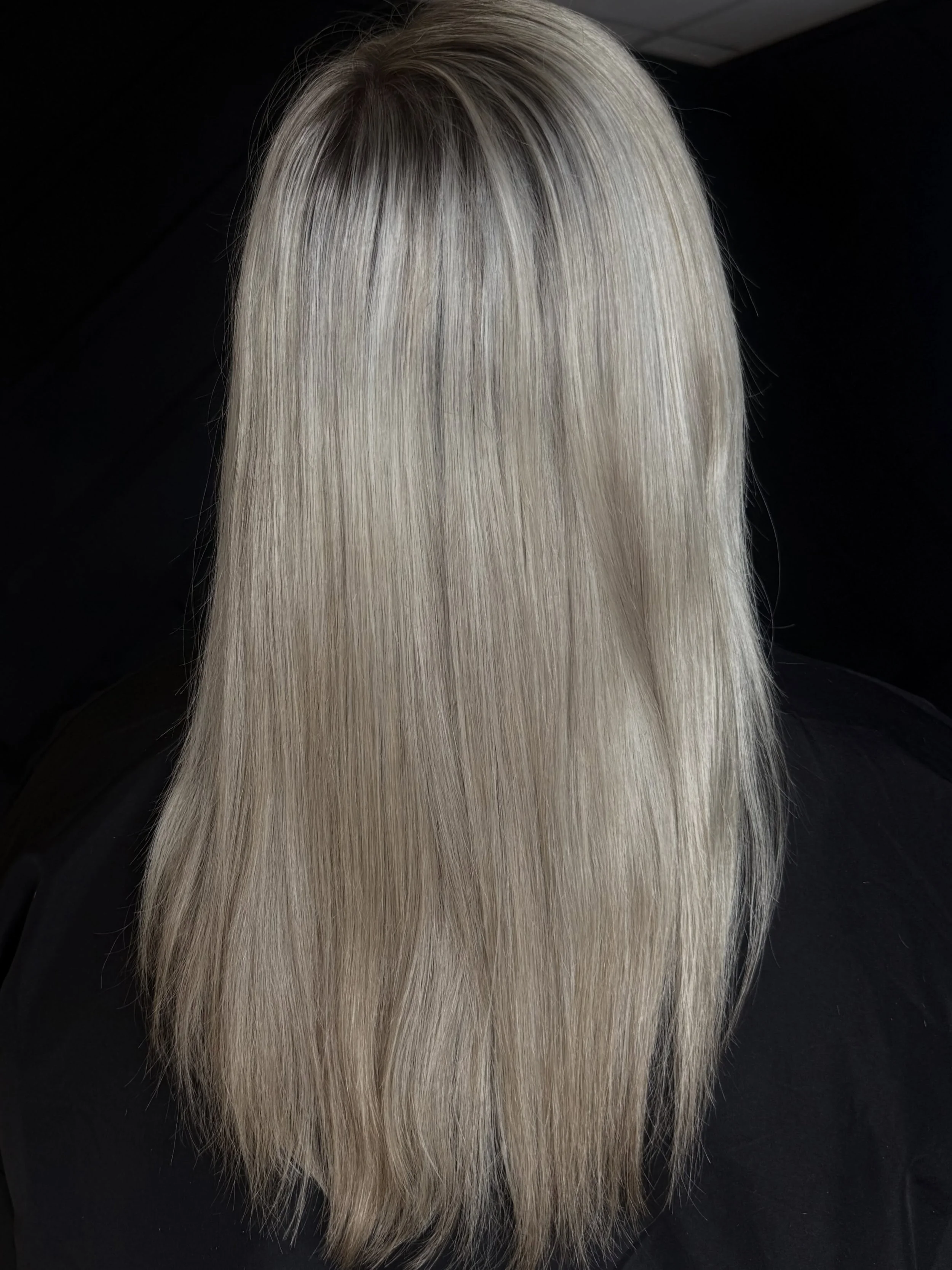 brighter! Blonder! better! 🤍

Message me to book your appointment 

#redkinshadeseq #blondehair