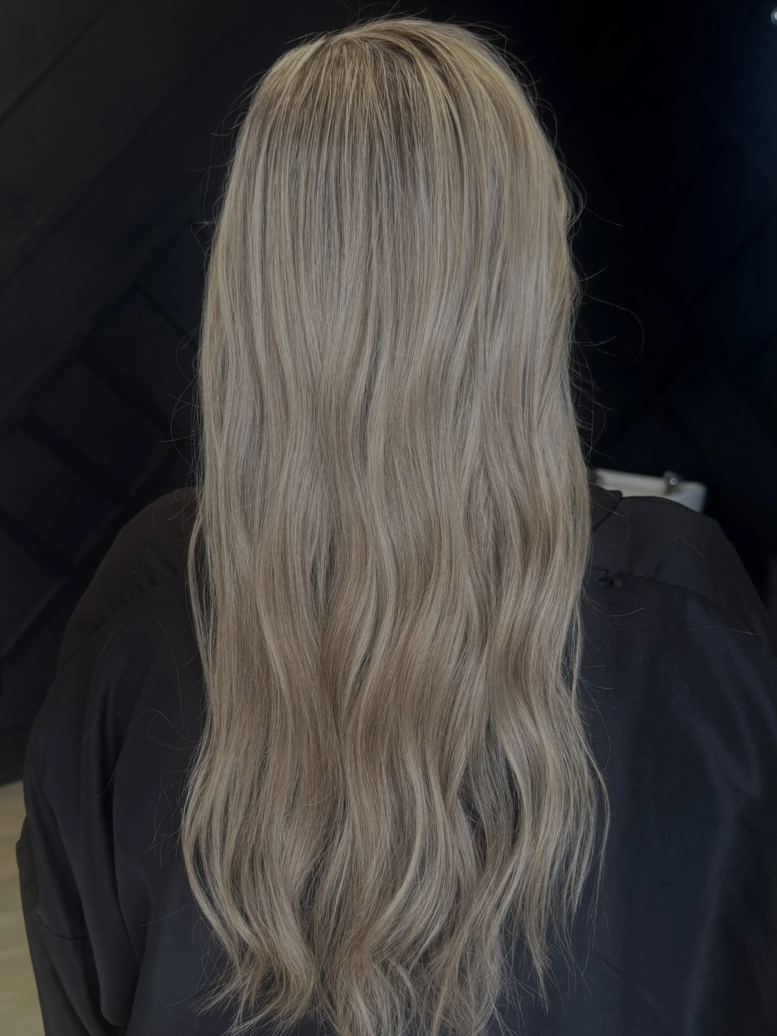 Brighter Blonder Better !

Message me or click in my link in my bio I have some last minute availability this week! 

#redkenshadeseq #hairstylistvictoria