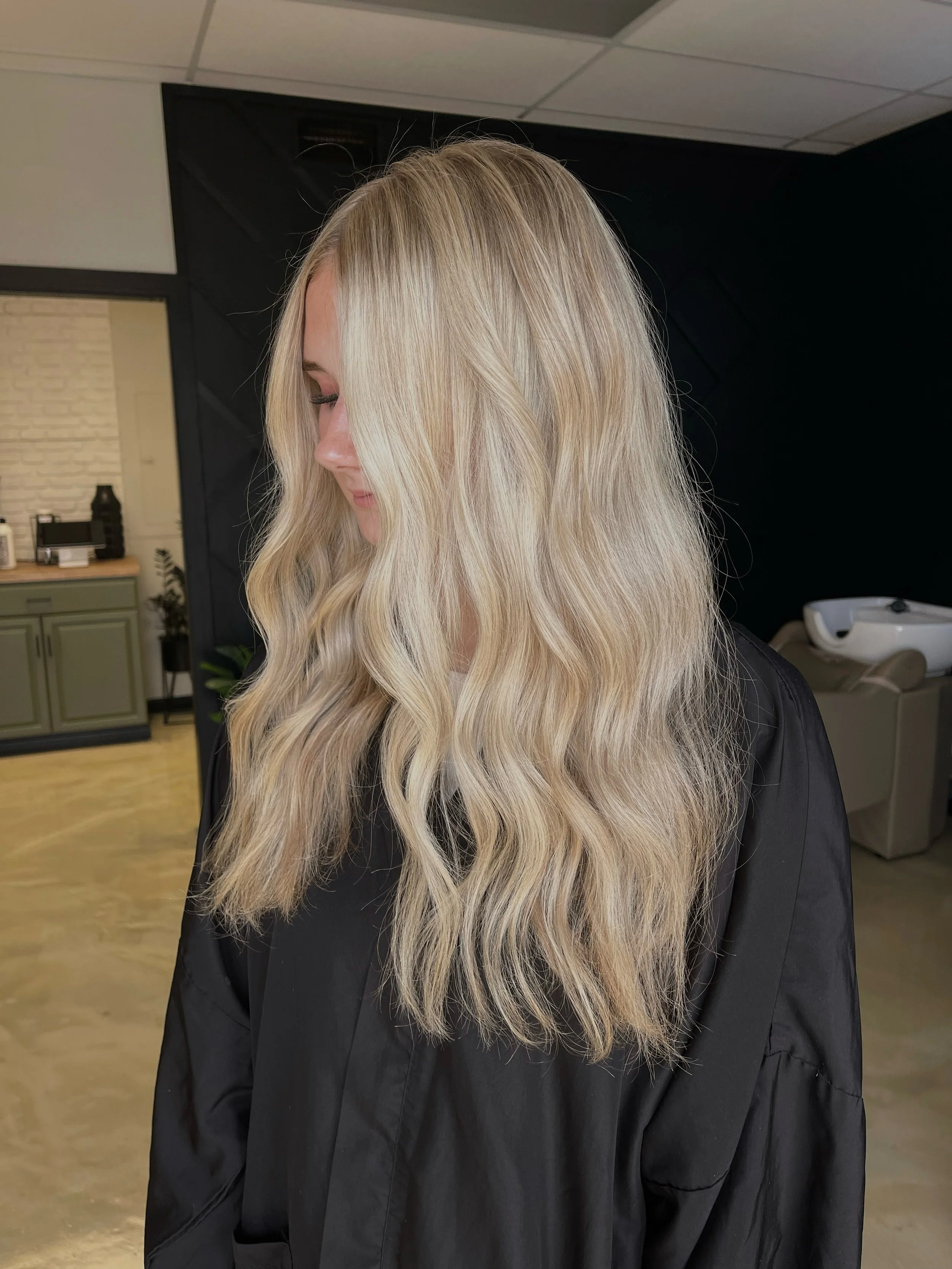 you should book an appointment with me💇🏼&zwj;♀️#hairstylist #blondehair #victoriatexas