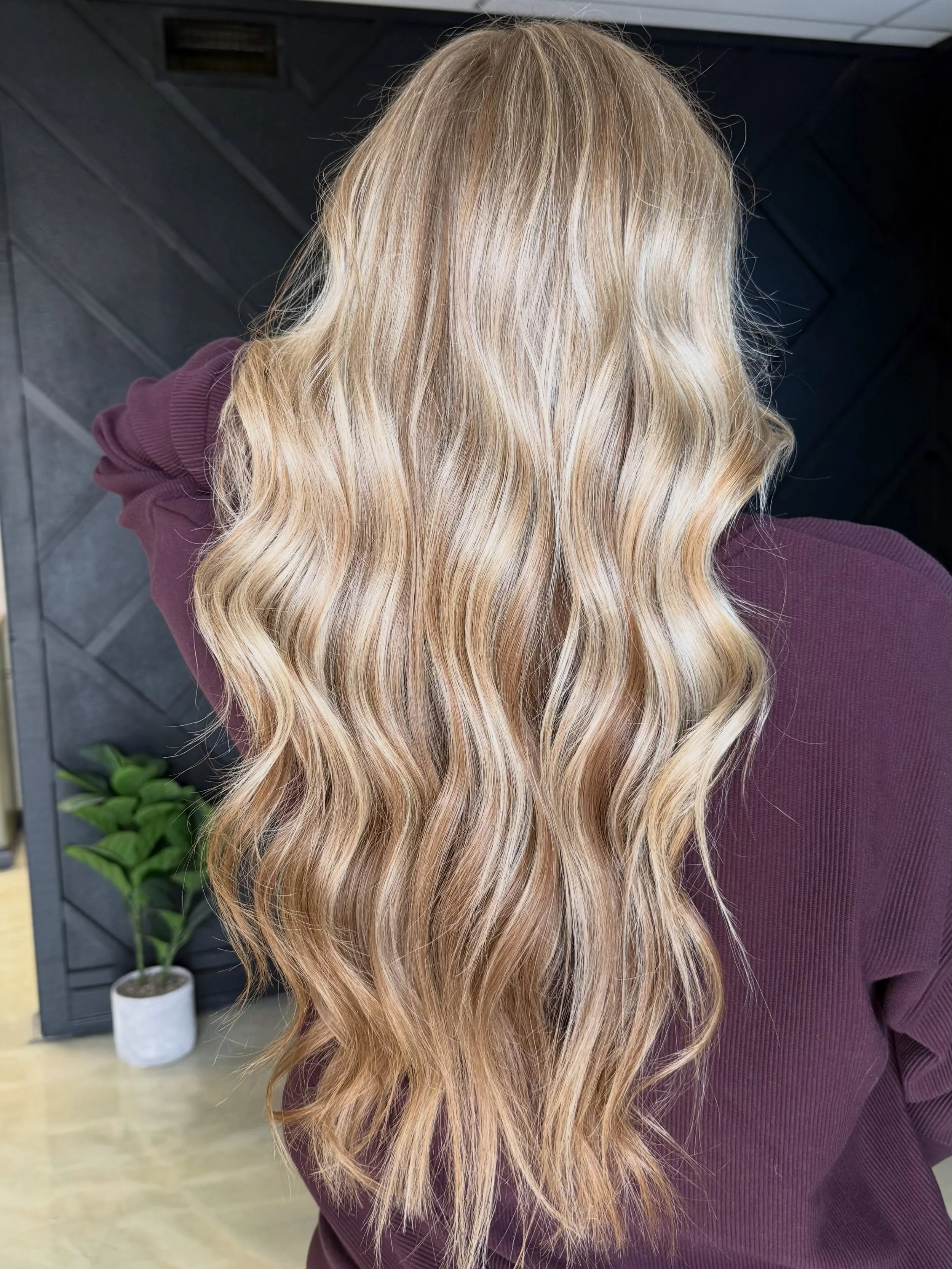 A tini bit lighter 

Book you appt by message or the link in my bio ✨
