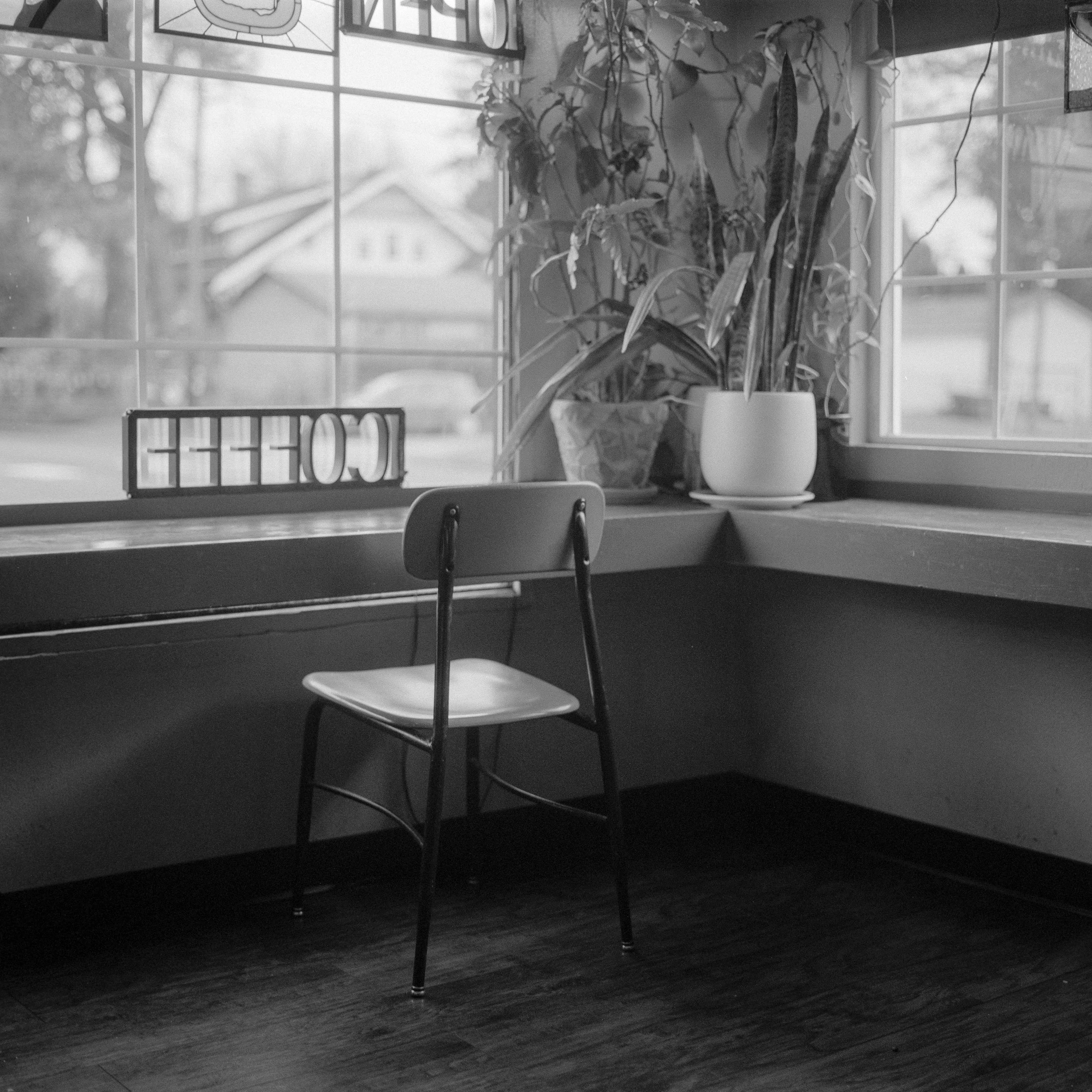 Milwaukie Cafe | Bronica SQ | Kentmere 400 | 2026