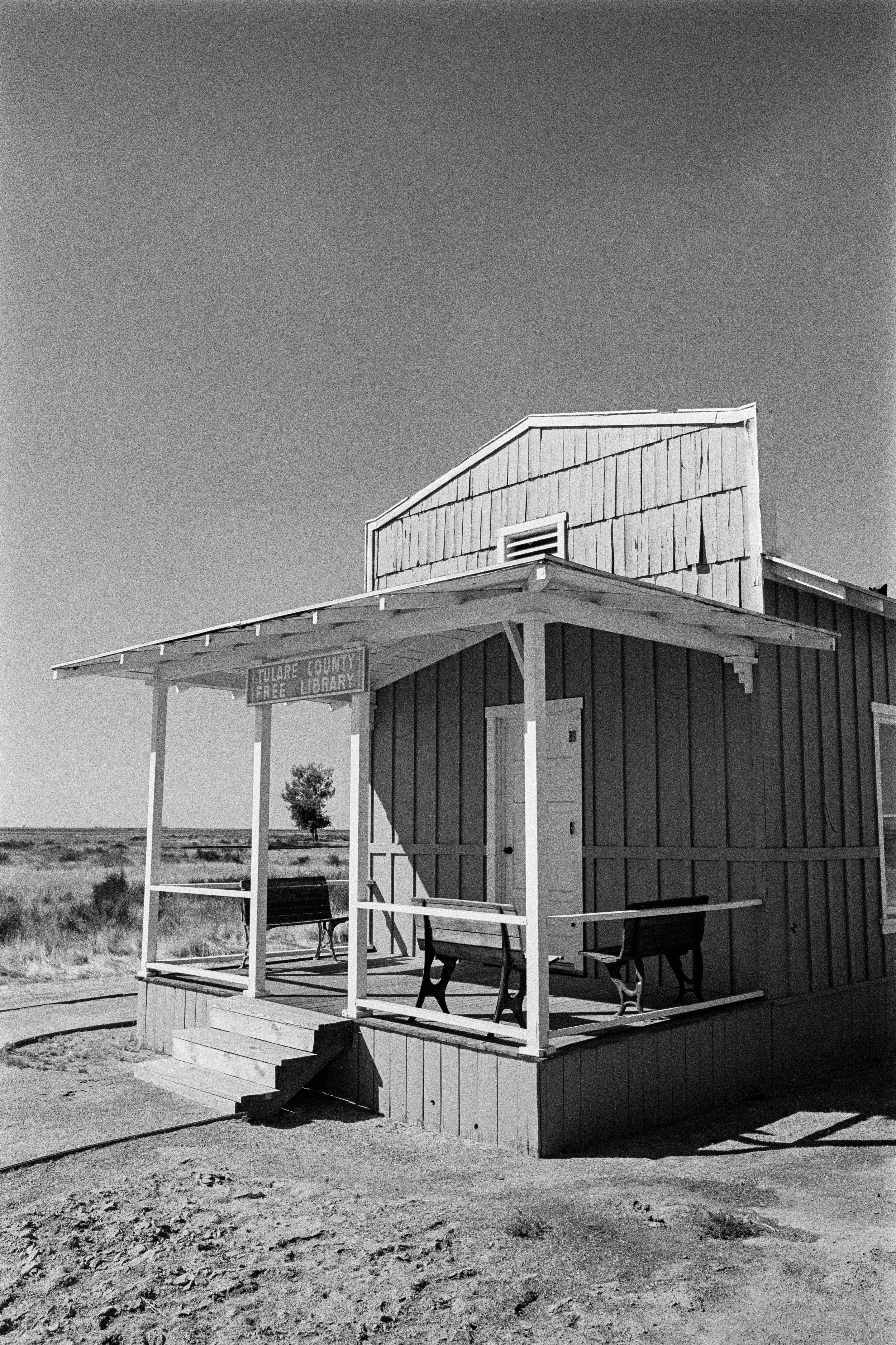 Library | GW690 | Kentmere 400 | 2025