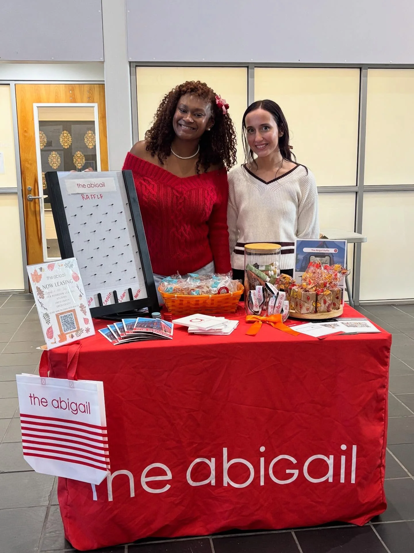 Had such a great time at the @ccadedu Housing Fair! 🎨 Thanks for having us, we loved meeting all the students and chatting about life at The Abigail 💛✨ We&rsquo;re now leasing for Fall 2026! 🏡
Studios, 2s &amp; 3s available, all leased individuall