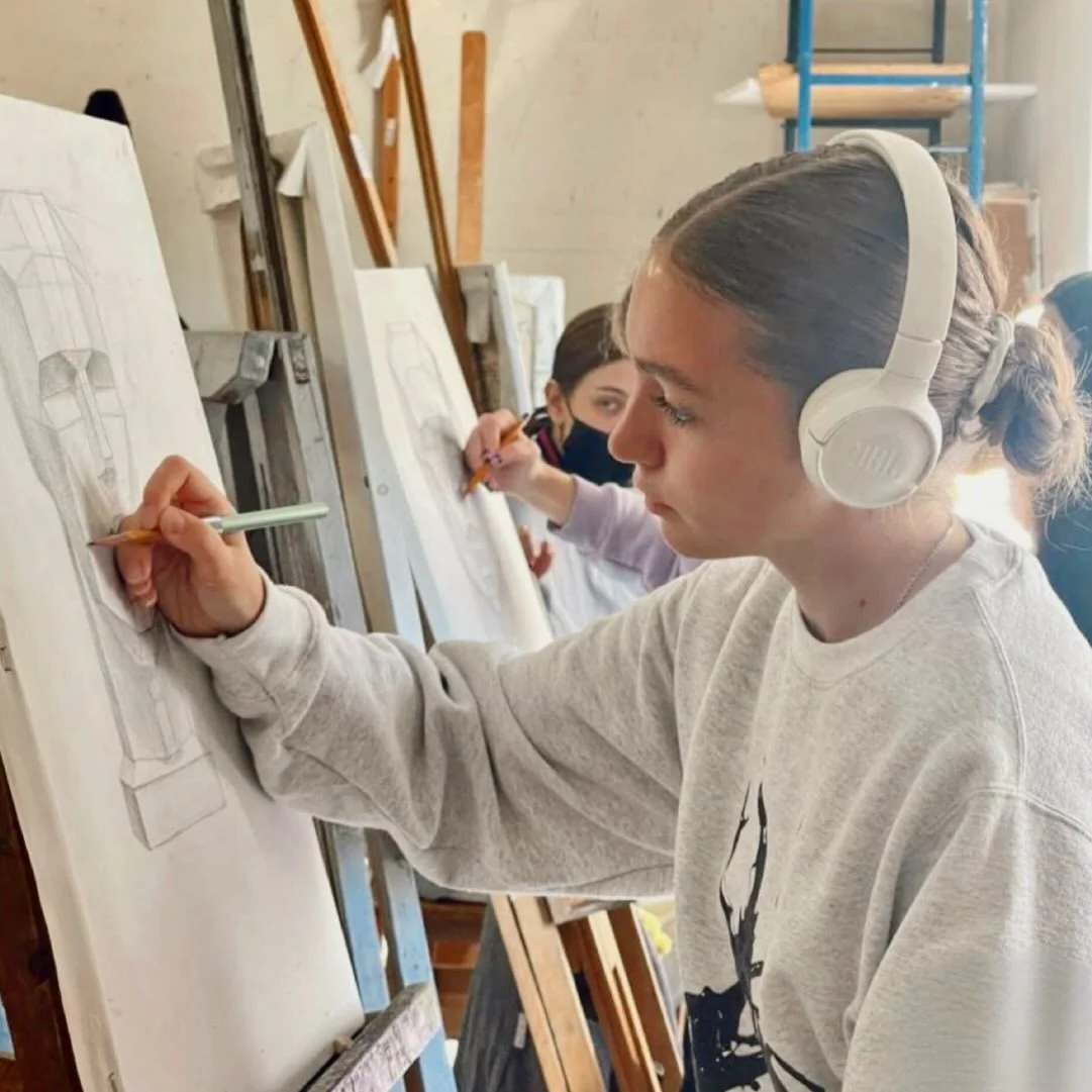 steps away from CCAD and downtown Columbus ✨

ditch the dorms &amp; come tour with us this week!