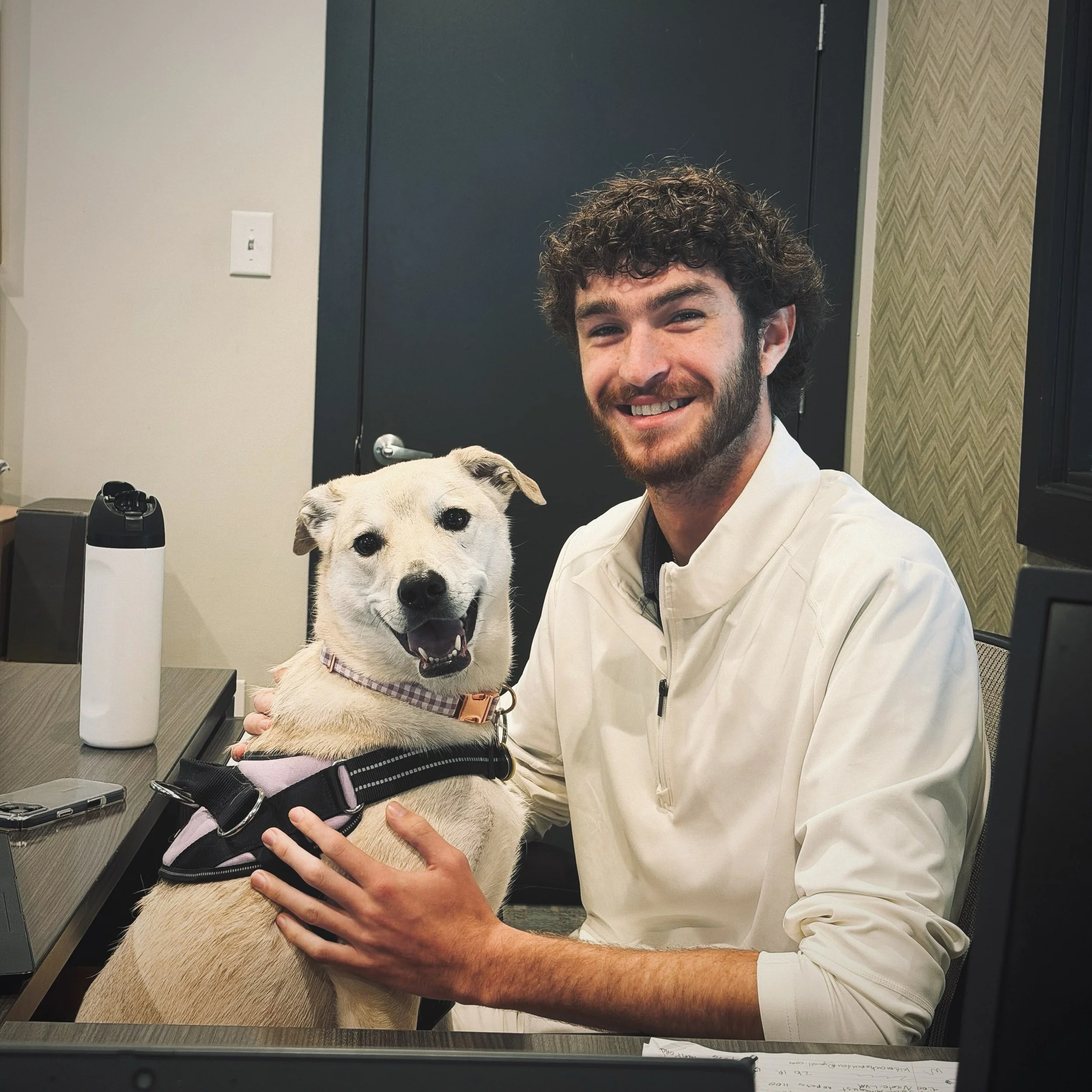 Join us in welcoming Anthony to our leasing team! He brings a friendly personality, a love for design and the outdoors, and plenty of enthusiasm for helping our residents.

🌟 Favorite restaurant: Soho
🎵 Current favorite song: Comes and Goes- Kettam