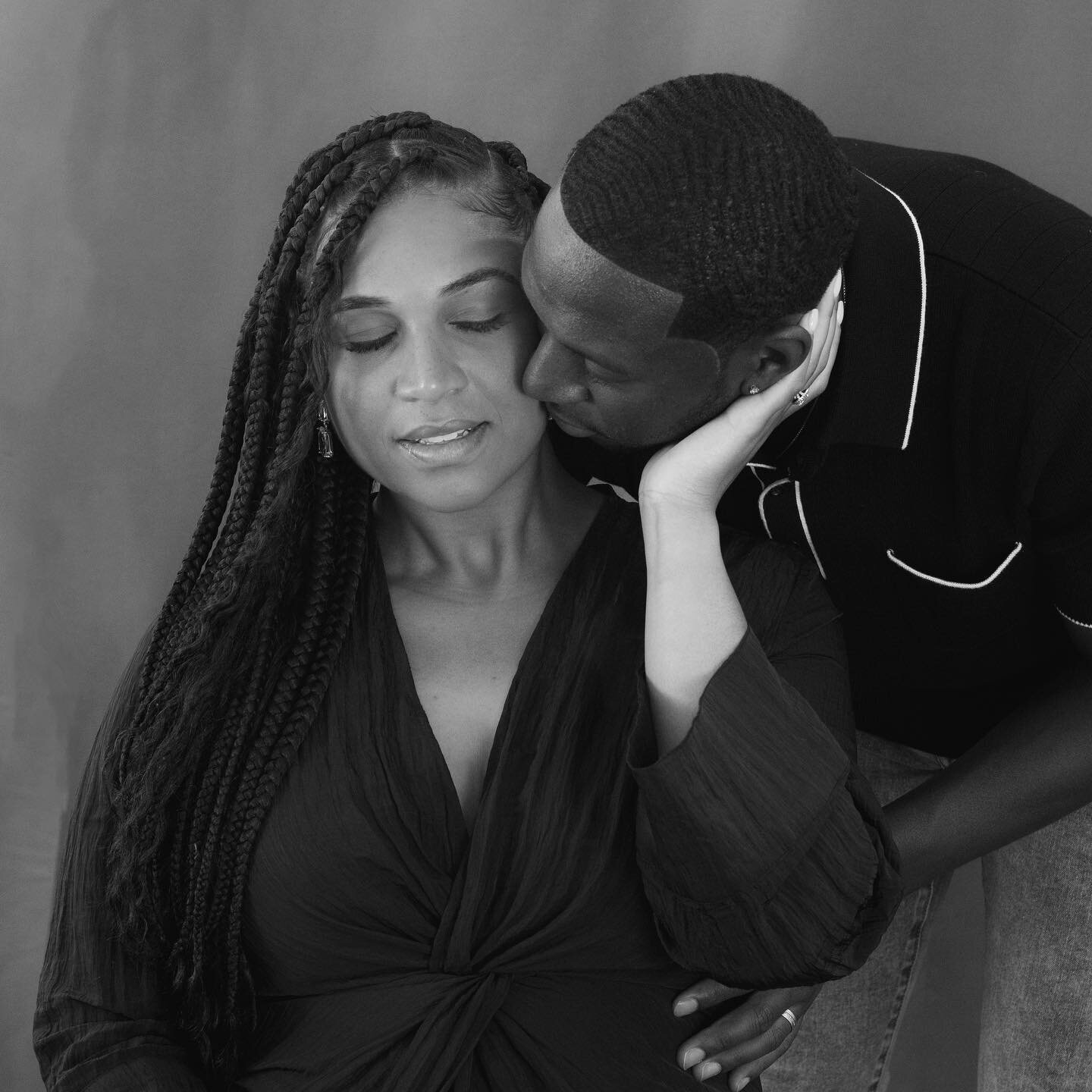 JB Captured: Love 🤍
&bull;
&bull;
&bull;
#timelessphotography #jbcaptured #moorethanmakeup #jaysbeauty #blacklove #blacklovephotography #nwiphotographer #nwiphotography #chicagophotography #indyphotographer