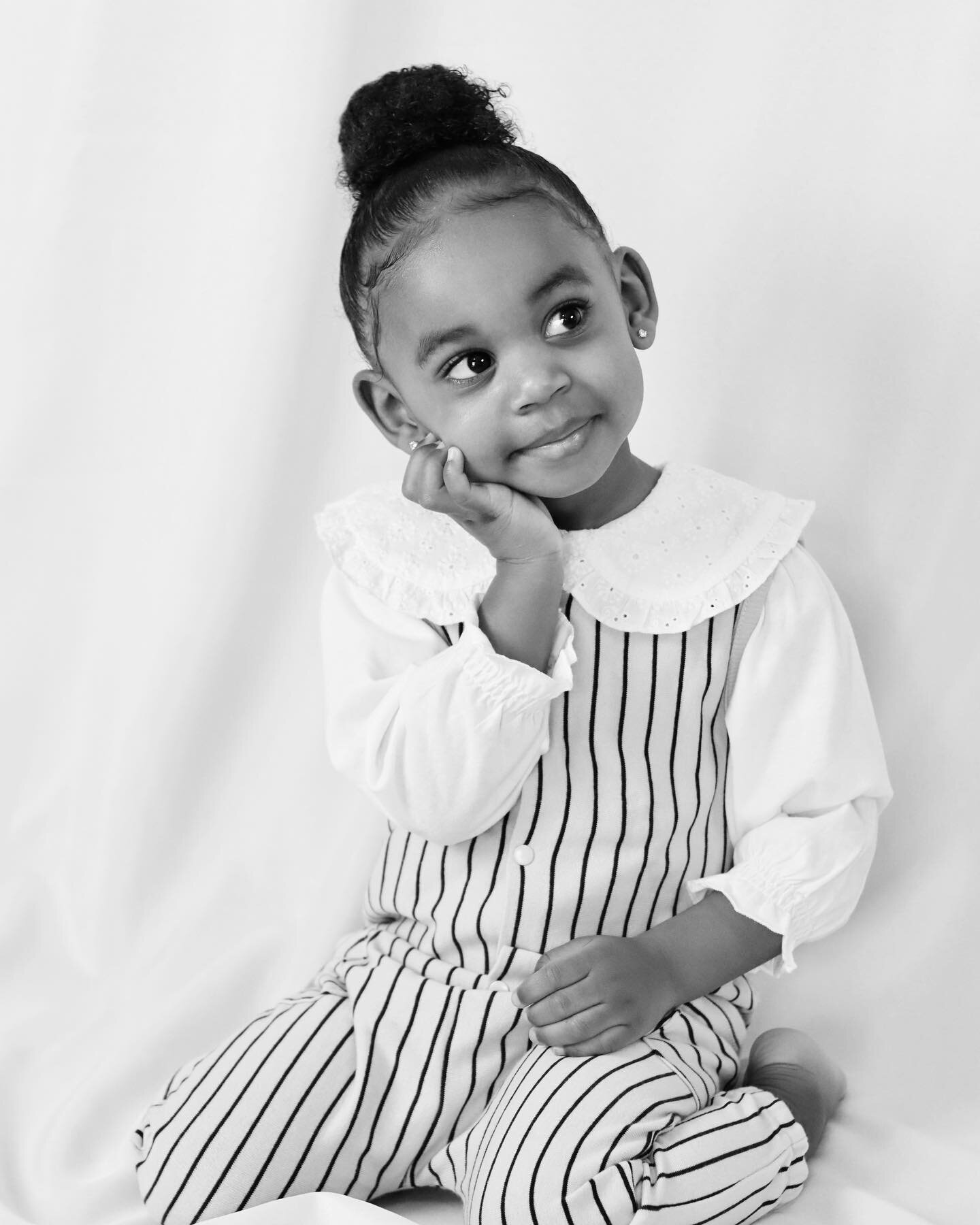 Has to be one of my favorite shoots! We love a photogenic model 😍✨

#timeless #timelessphotography #timelessphotos 
#indianaphotography #indianaphotographers #chicagolandphotographer #nwiphotography #nwiphotographer #maternityshoot #nwiheadshotphoto