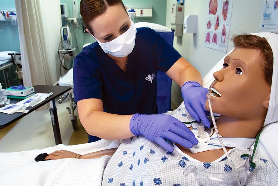 PCT_Student_training_on_simulation_patient_hero.jpg