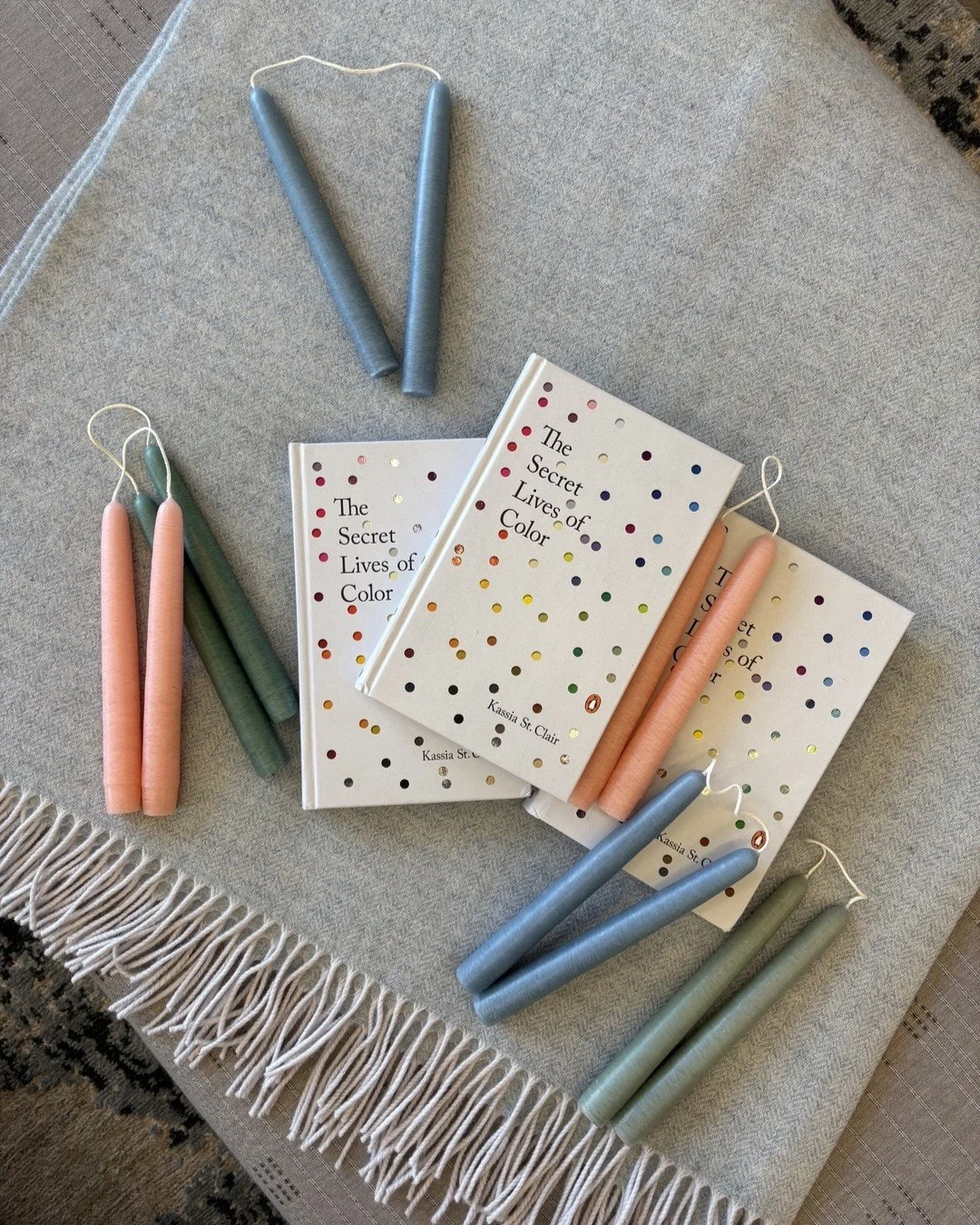 Have you booked your spot yet?! We have a few spaces left for the color class with Annie @daybreakcolour (formerly Boise Colour Lab) &amp; @skinowl. As always, the gift bags are packed with goodies for you and your home!
We will have treats, drinkies