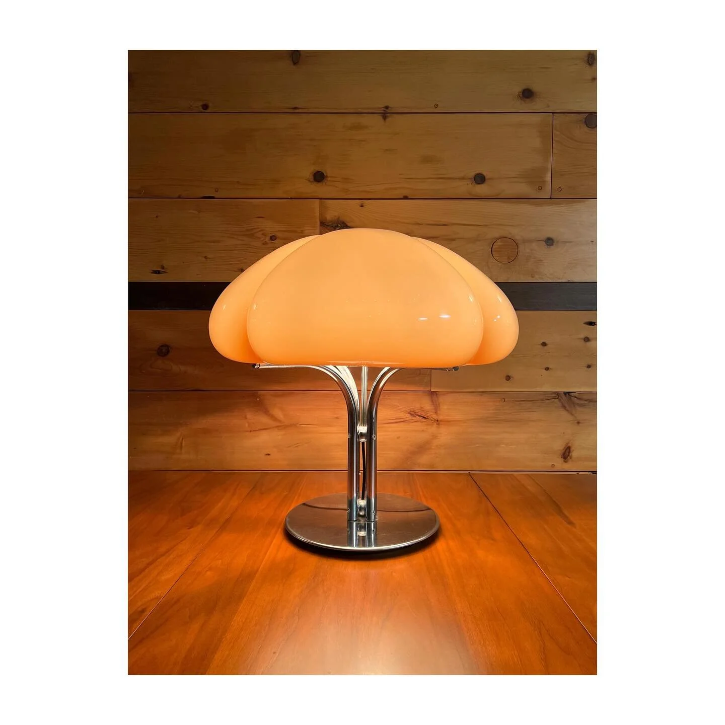 1970&rsquo;s Quadrifoglio by Gae Aulenti prod. by Harvey Guzzini sourced for a residential master bedroom. 
.
.
.
.
&copy; all rights reserved | SUITE Group LLC
-
#suite #suitestudio #suitegroup #interiordesign #interiordesignstudio #quadrifoglio #qu