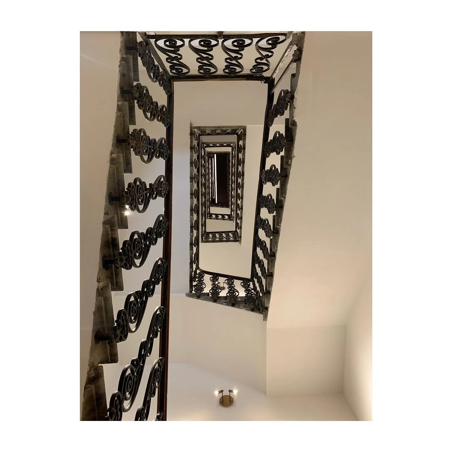 Firenze
.
.
.
.
&copy; all rights reserved | SUITE Group LLC
-
#suite #suitestudio #suitegroup #interiordesign #interiordesignstudio #designer #interiordecor #decor #interiorarchitecture #firenze #italy #italyinteriordesign