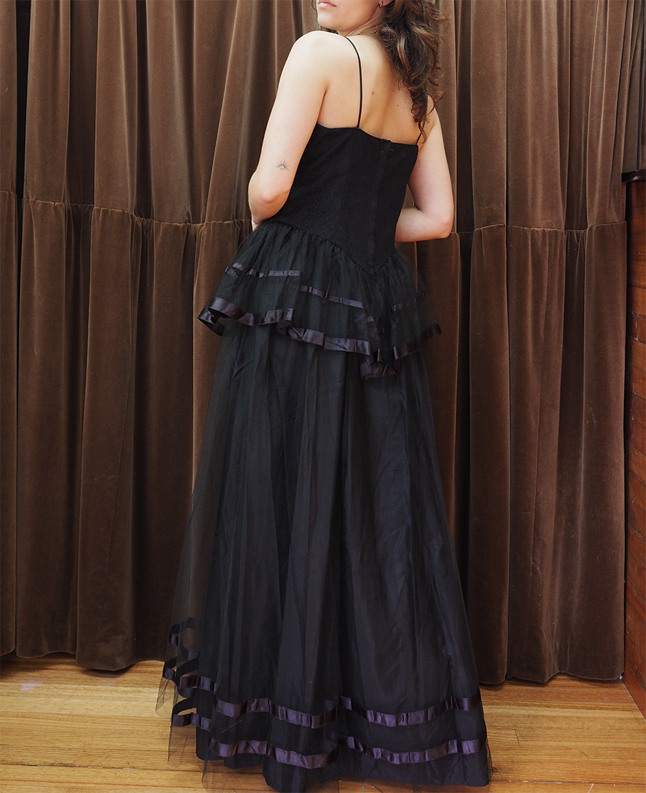 blackgown4.png