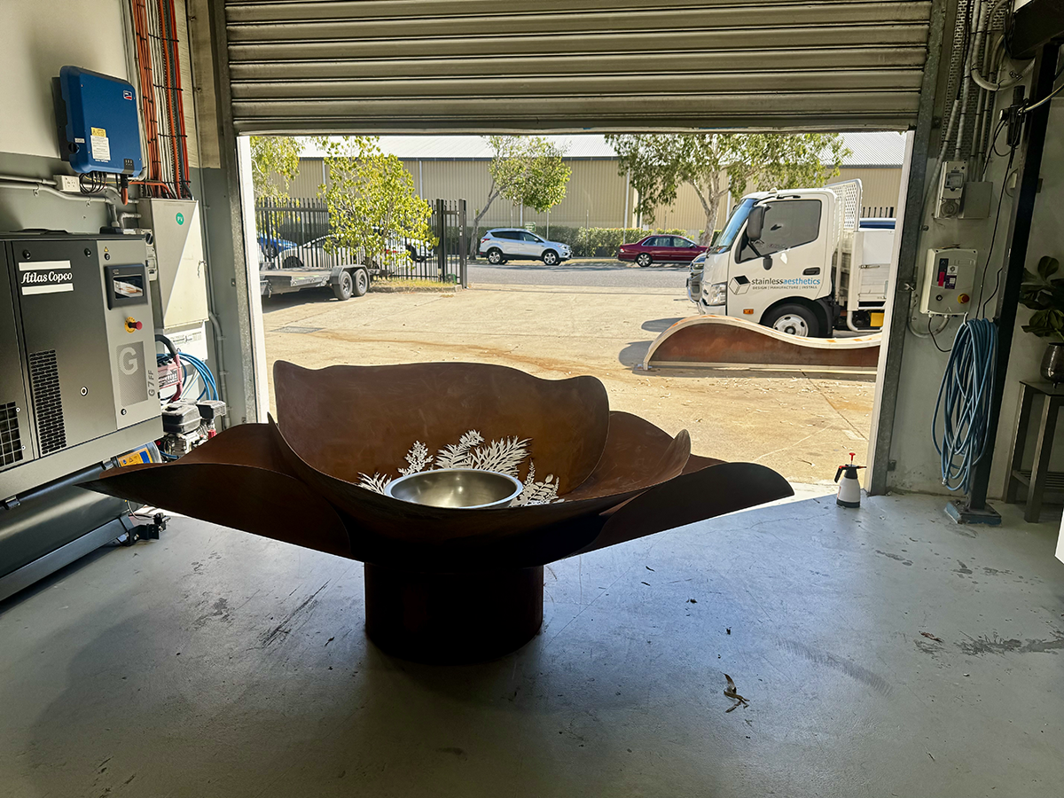 StainlessAesthetics_MikeMooney_AnzacMemorial_WesternDownsCouncil_Design&FabricationProcess03.png