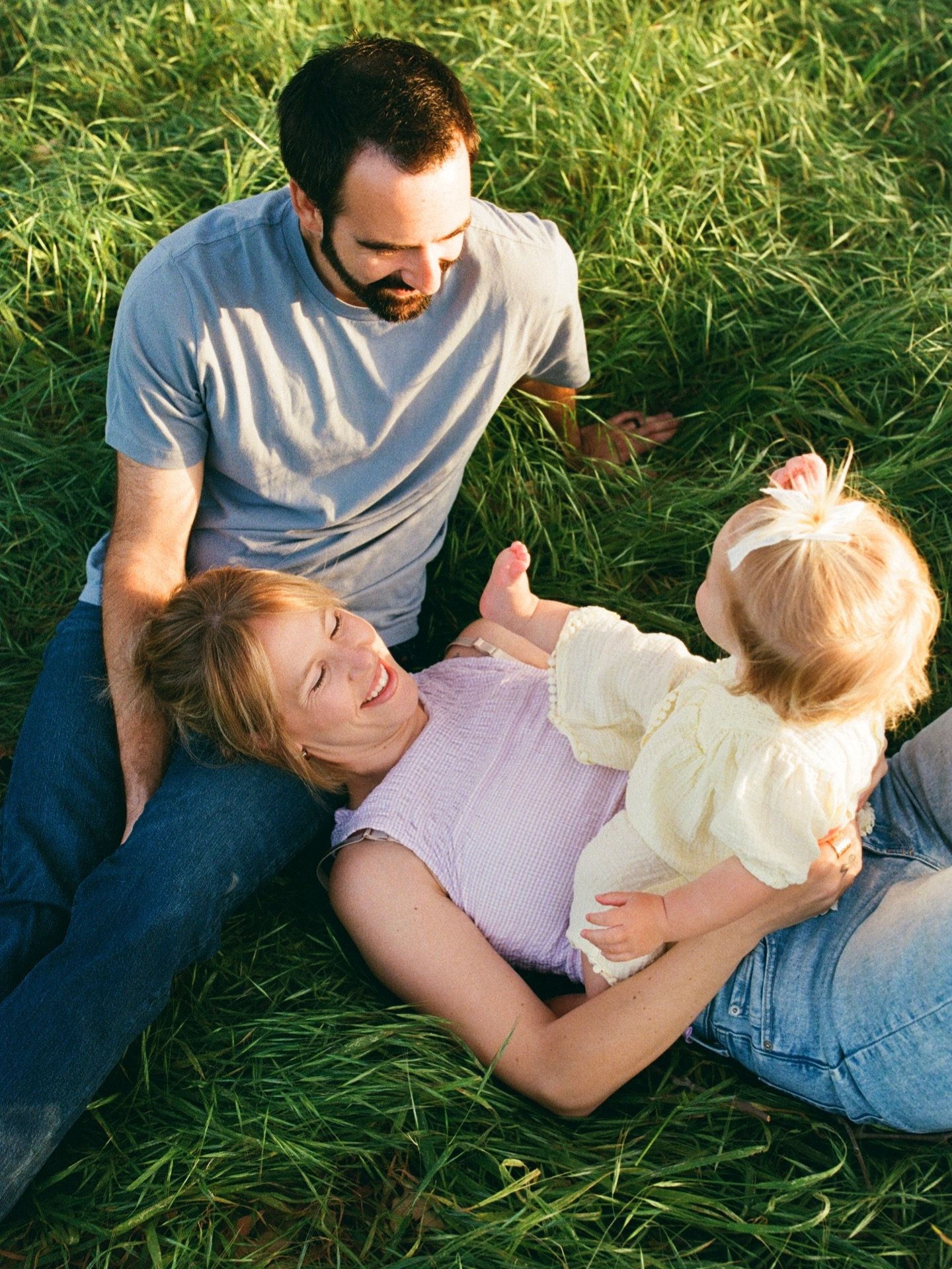 Current favorite family photo sitting in my phone! 🤍