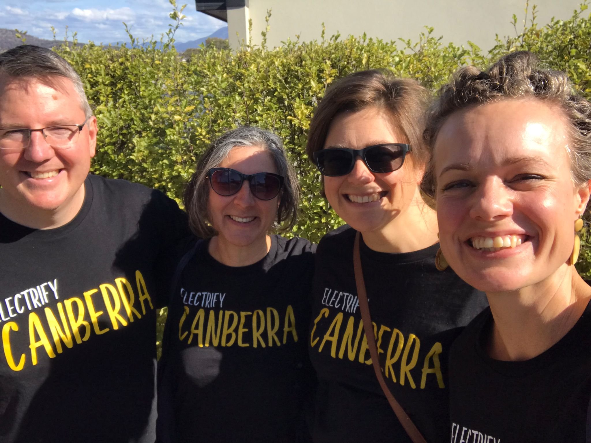 Volunteers door knocking