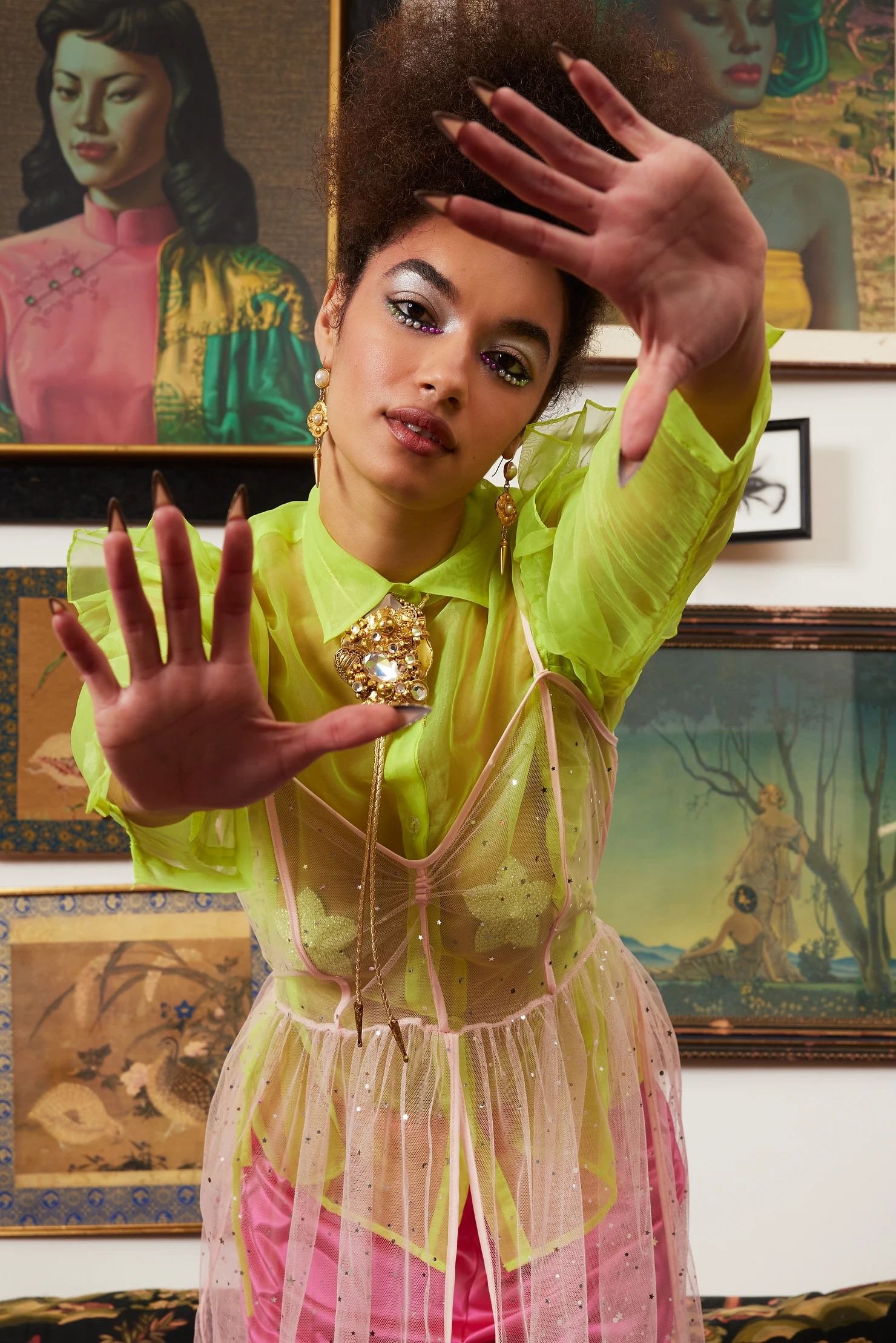 MARIE ANTOINETTE IN THE YEAR 3000 — Artifact Creative Recycle