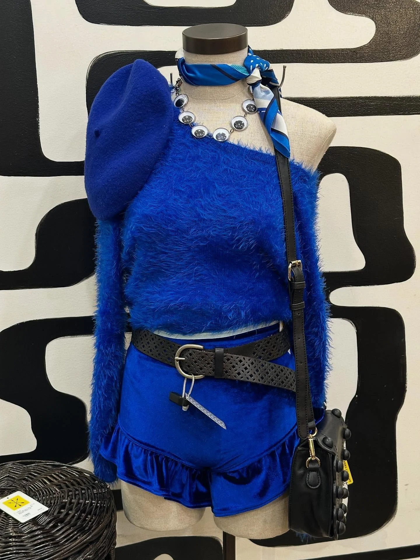 Halloween inspo incoming!! Costumes for you and your bestie. How about Cookie Monster and Oscar the Grouch!?… Or a Mermaid and Forest Nymph!? 🎃🖤
Please call or come into Artifact Creative Recycle to purchase. We’re open 11am-7pm Wedne