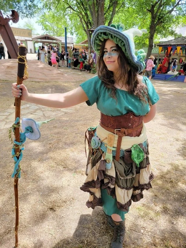i-crocheted-my-hat-staff-buddy-and-belt-for-the-renaissance-v0-1ve35hbgv3wa1.jpg