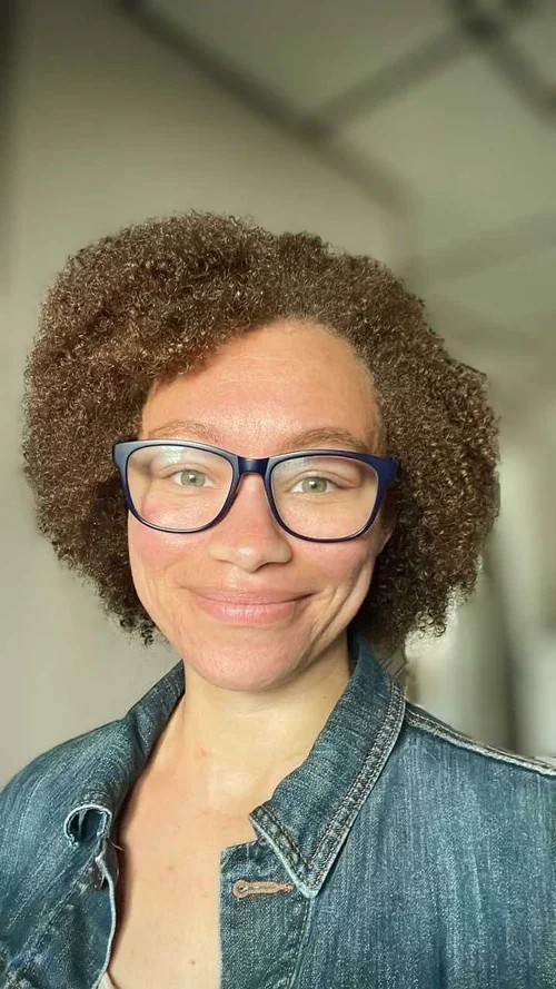 Headshot of Jolonda Lowe