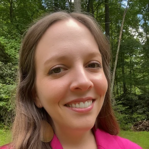 Headshot of Bri Pollard