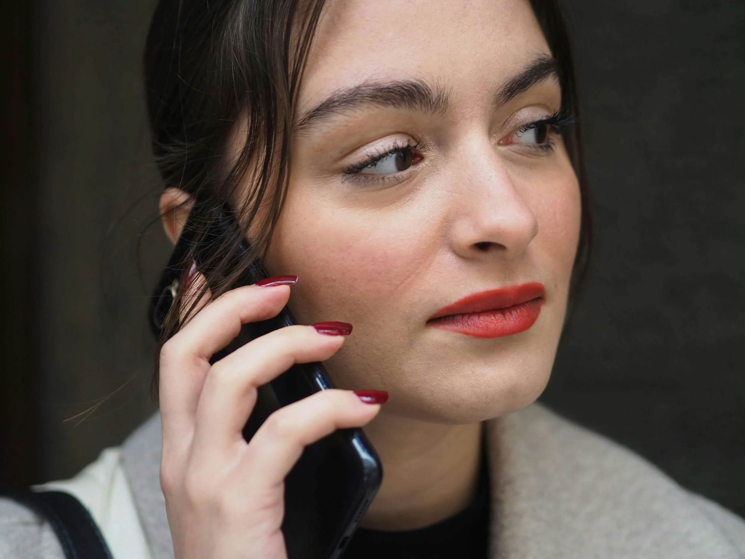 Micro-Cheating: What It Is and How to Recognize It in Your Relationship