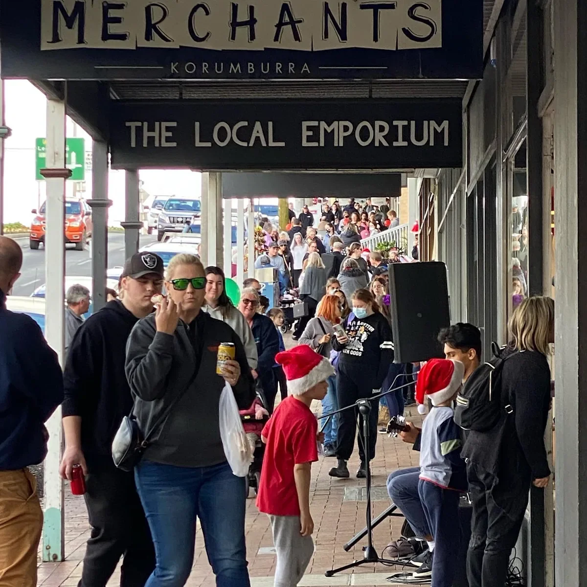 Music and late opening 18th December