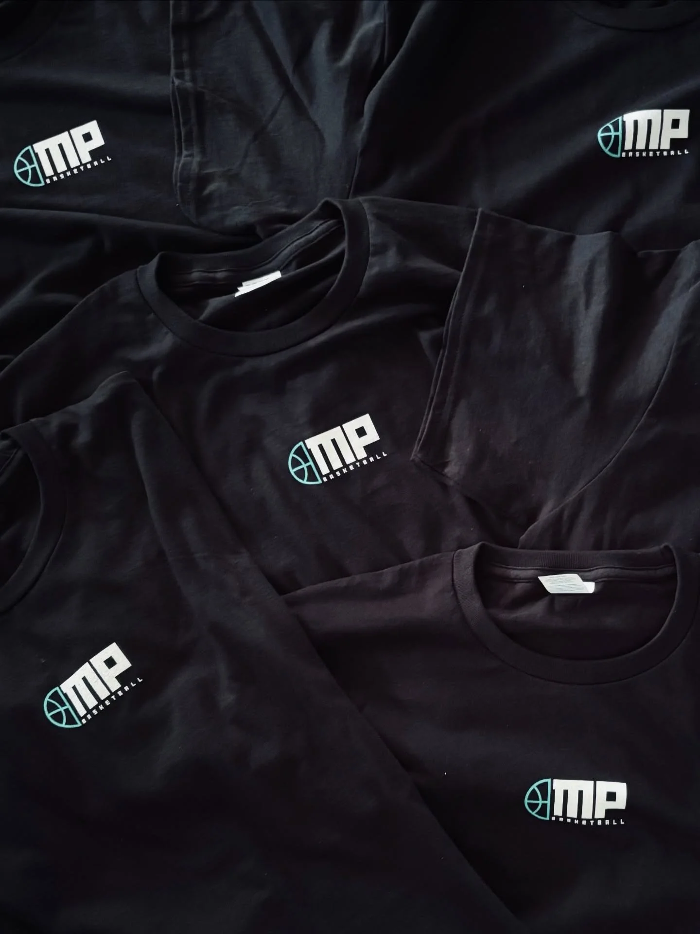 It’s been AMAZING seeing the MPB COMMUNITY TEE everywhere for the past couple of months!!
They are a symbol of what MPB is all about and I’ve got a very LIMITED amount of sizes left, so follow the link in my bio to grab one!
maxperforma