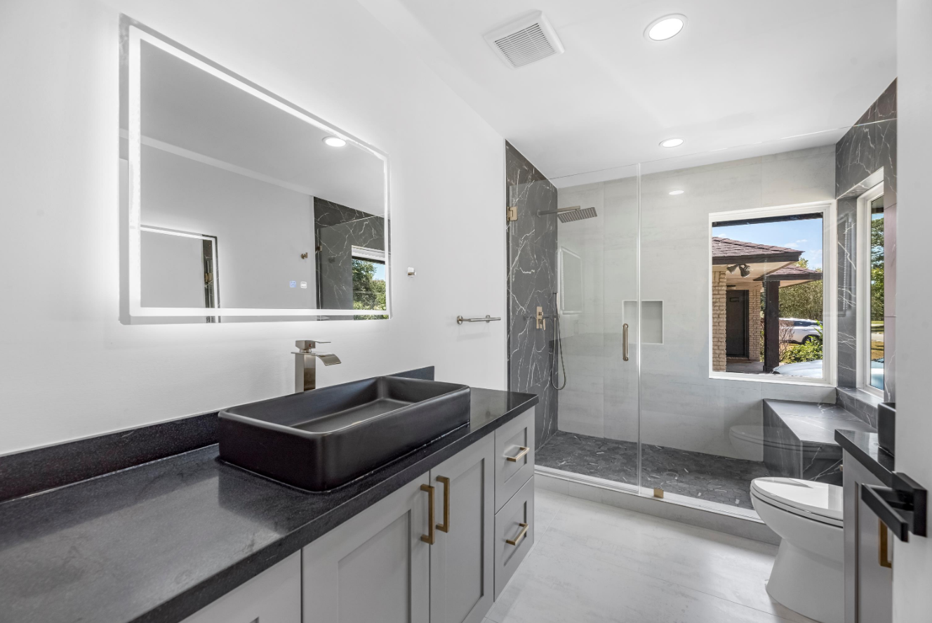 Wilde Rock Master Bathroom.PNG