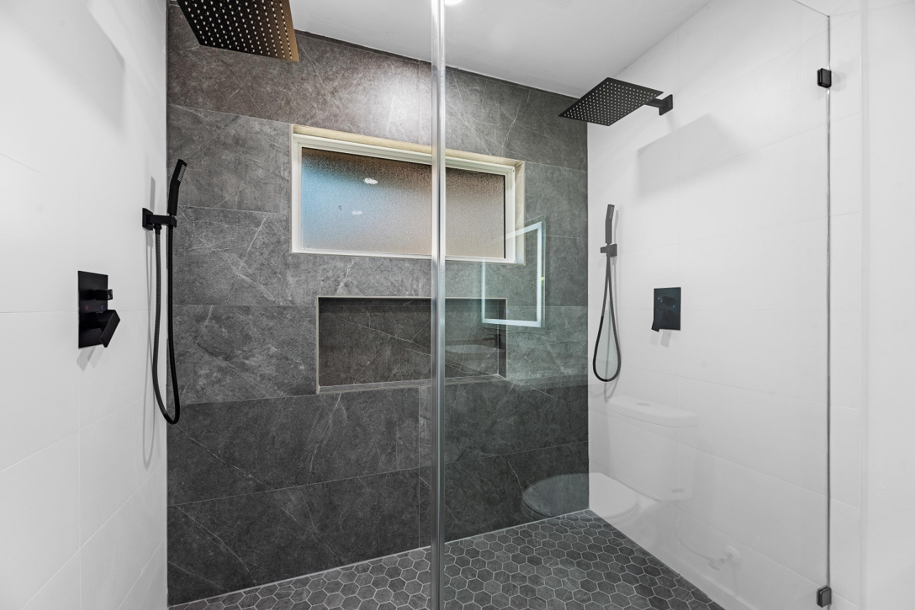 Stonecrest Secondary Bathroom 3.PNG