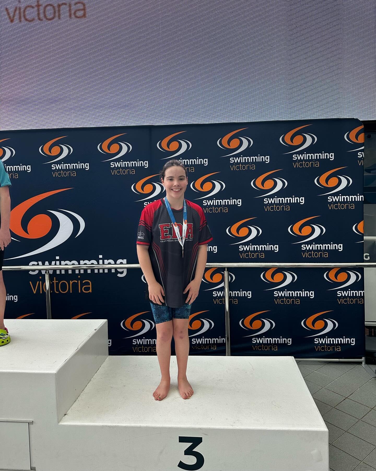 Victorian Age Championships Day 3 Finals!
Night 3 saw Molly, Mia and Alan back in the pool for finals. We then had 3 relay teams in action. Special shout out to Ella and Elsie who stepped up at the last minute and swam some amazing splits!
Molly
🥉20