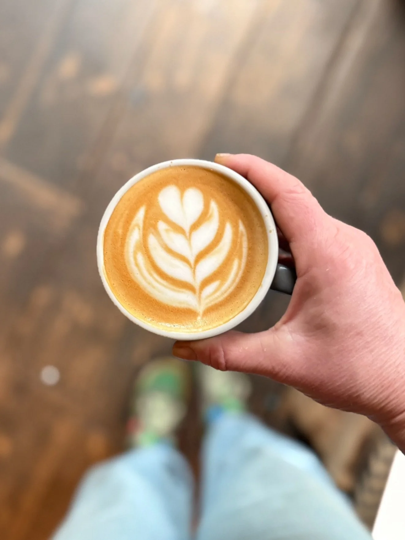 First flattie of 2026 and it&rsquo;s a banger. 

New on tomorrow as a guest espresso we&rsquo;ve got Quebraditas 👉 a thermal shock washed produced by Edison Argote and Luz Angela.

Super spiced it&rsquo;s like drinking a cardamon bun laced coffee. V