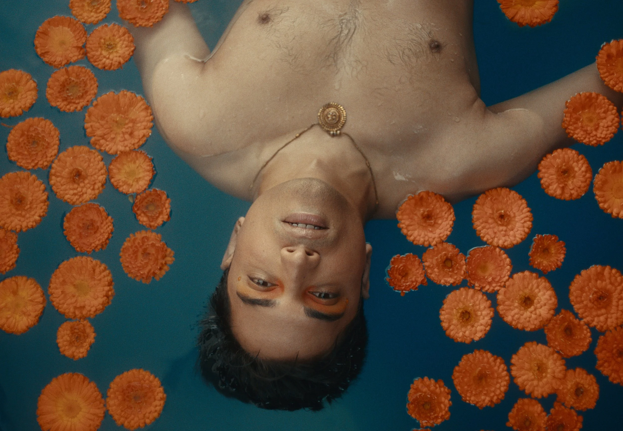 Zan_The Fall_06.00_01_18_19.Still006 (1).jpeg