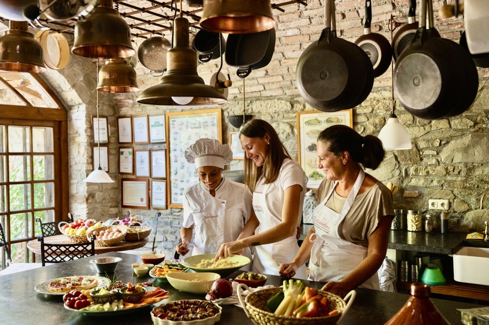 tuscookany-tuscany-cooking-classes-alice-preparing-moroccan-dish-at-casa-ombuto-1234.jpg