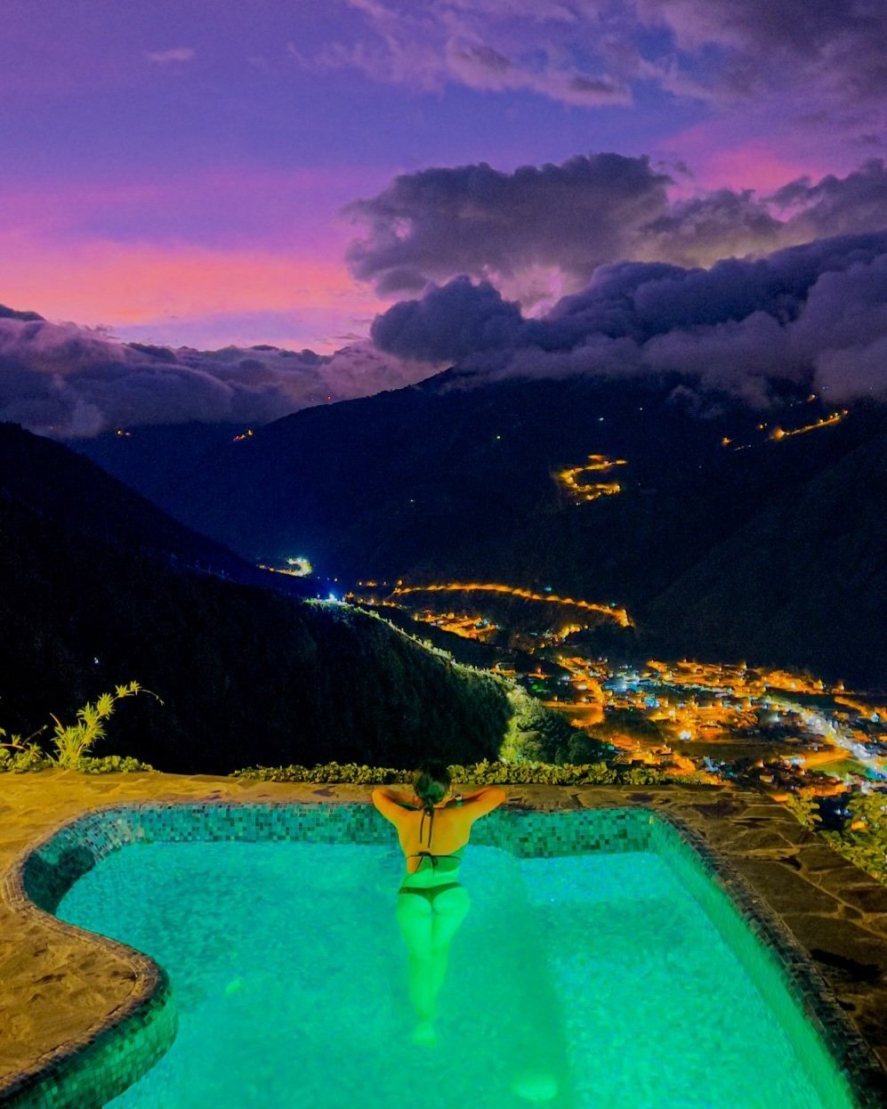 Luna+Volca%CC%81n+Adventure+SPA+-+Views+pools+night.jpg