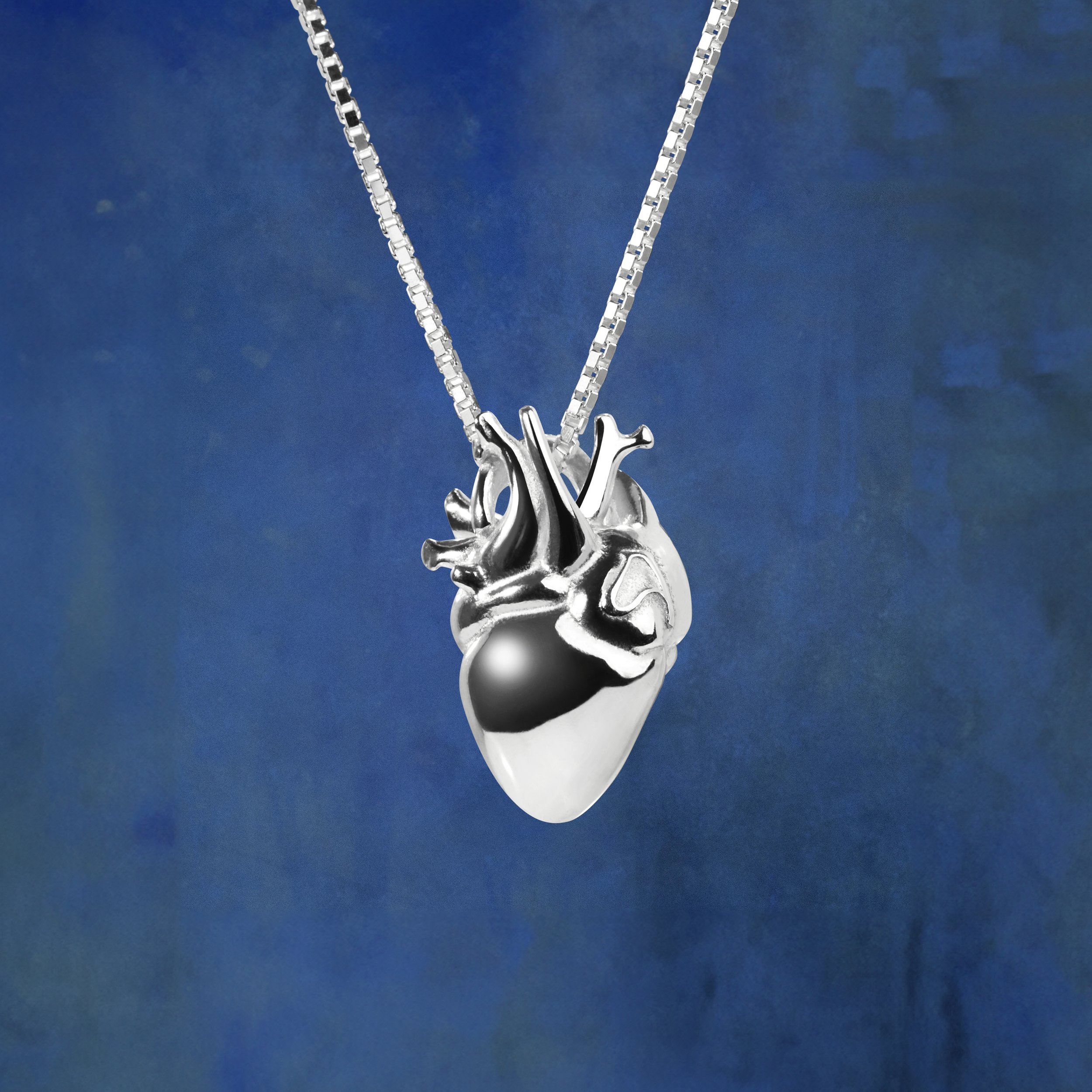 NF1_Heart-Pendant-Necklace_Silver_02.jpg