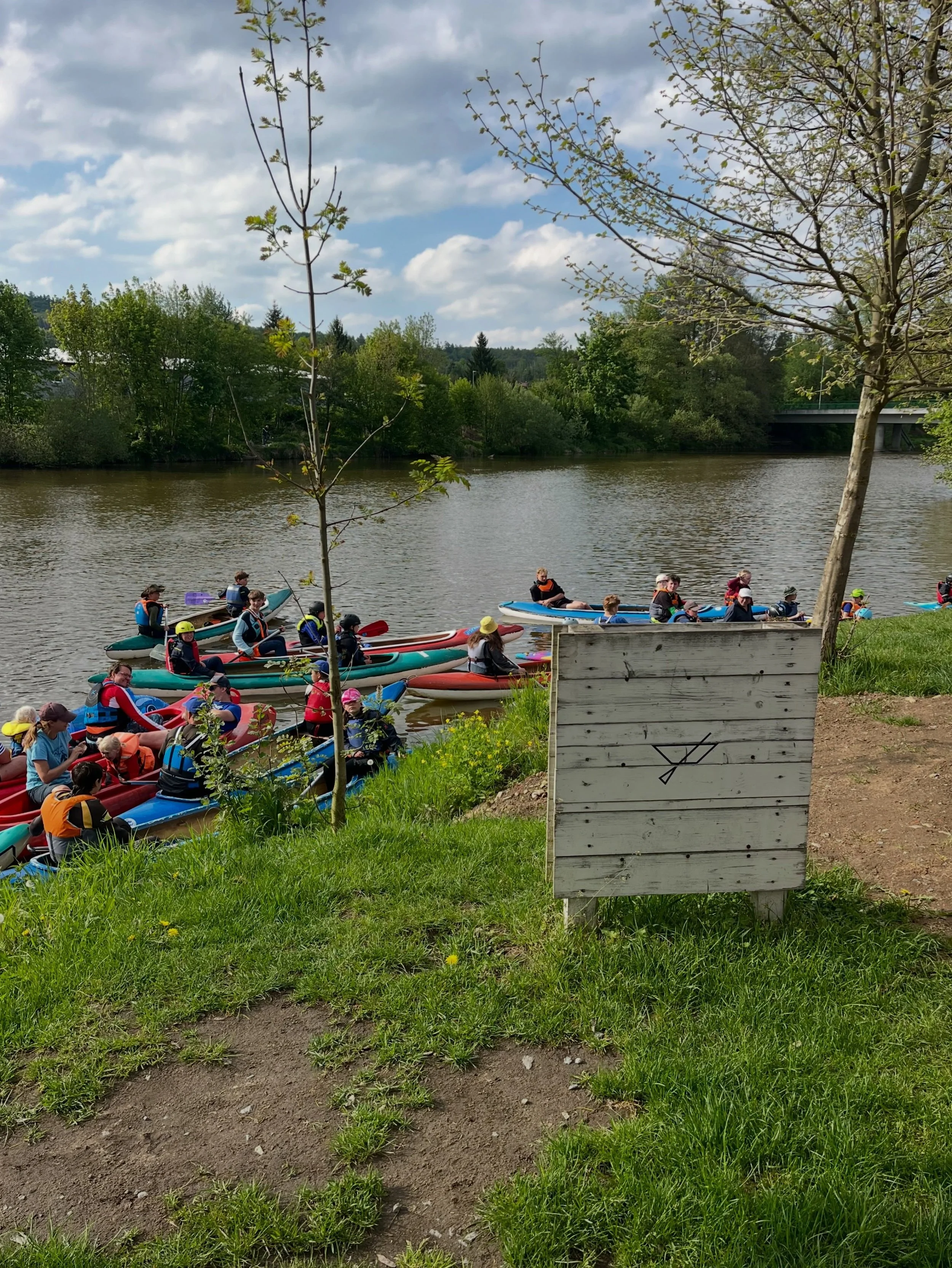 U S&aacute;zavy to prostě žije!☀️🏕️
Vytv&aacute;ř&iacute;me pro v&aacute;s to nejlep&scaron;&iacute; m&iacute;sto pro letn&iacute; pohodu. Čerčansk&aacute; koupadla jsou ide&aacute;ln&iacute;m m&iacute;stem pro každ&eacute;ho, ček&aacute; v&aacute;s