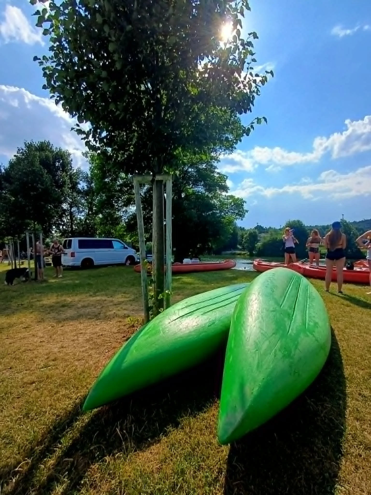 Čerčanská Koupadla na oblíbené vodácké trase na Sázavě. Kemp, glamping, stravování.