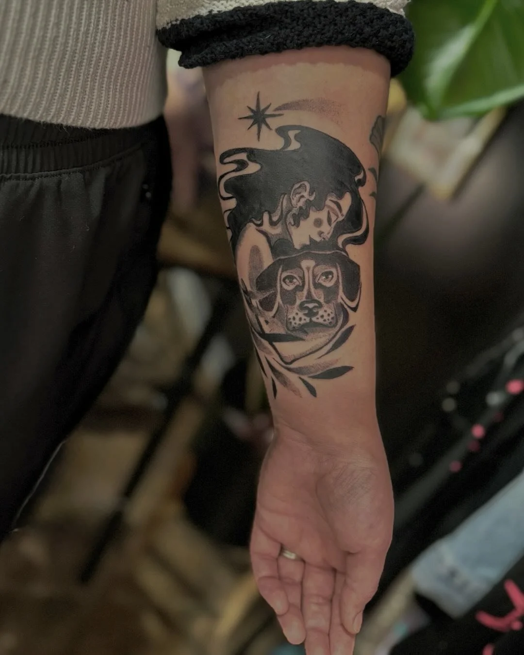 I loved doing this pet portrait 🤍
&bull;
machine: @masttattoo.official 
meedles: @kwadron 
balm&amp;stencil: @biotat_ 
ink: @pantheraink 
aftercare: @recoveryaftercare 
&bull;
#Blackwork #Dotwork  #blackworktattoo #DotworkTattoo #BlackInk #LineworkT