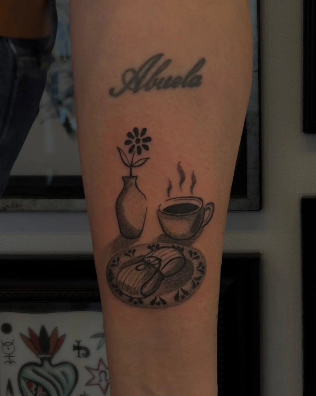 What an honour it was to make this piece 🤍
&bull;
machine: @masttattoo.official 
meedles: @jconly_official 
balm&amp;soap: @biotat_ 
stencil: @electrumsupply 
ink: @pantheraink 
&bull;
#blackworktattoo #dotworktattoo #art #tattoos #tattoo