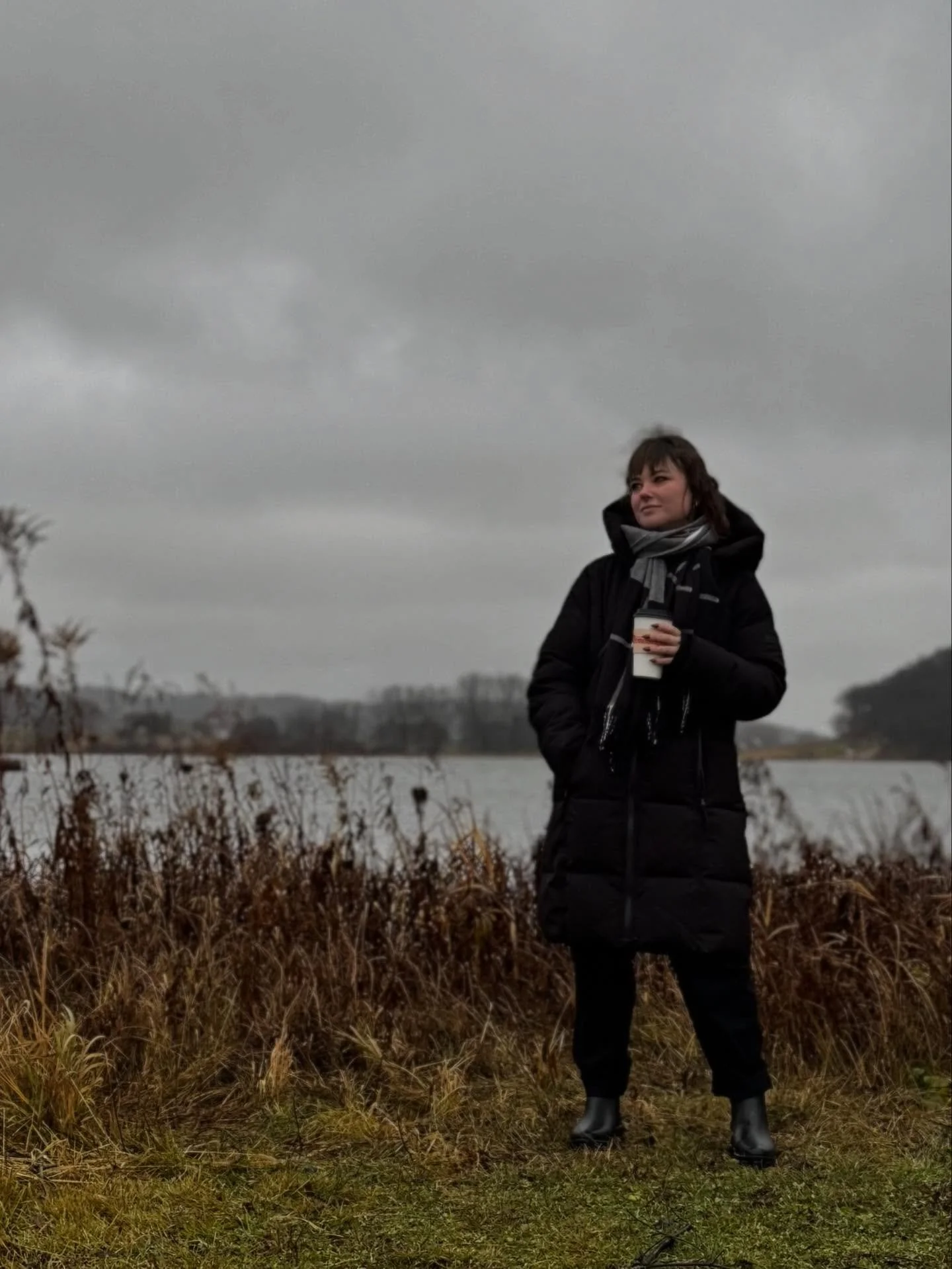 Beauty is everywhere. Not just in our surroundings but in the people as well. I cannot wrap my head around how lucky and blessed I am to have such amazing friends 🍂 
&bull;
#friends #fall #wisconsin #nature #hiking@