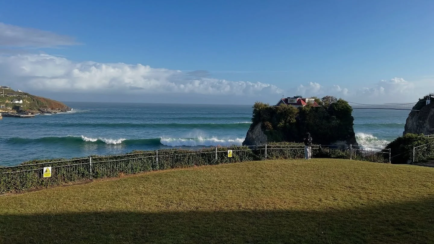 BIG SWELL DAY 🌊 

Beautiful to watch but not great for swimming! 

If you are near the water over the next few days, please be careful and take heed of the safety advice ⚠️