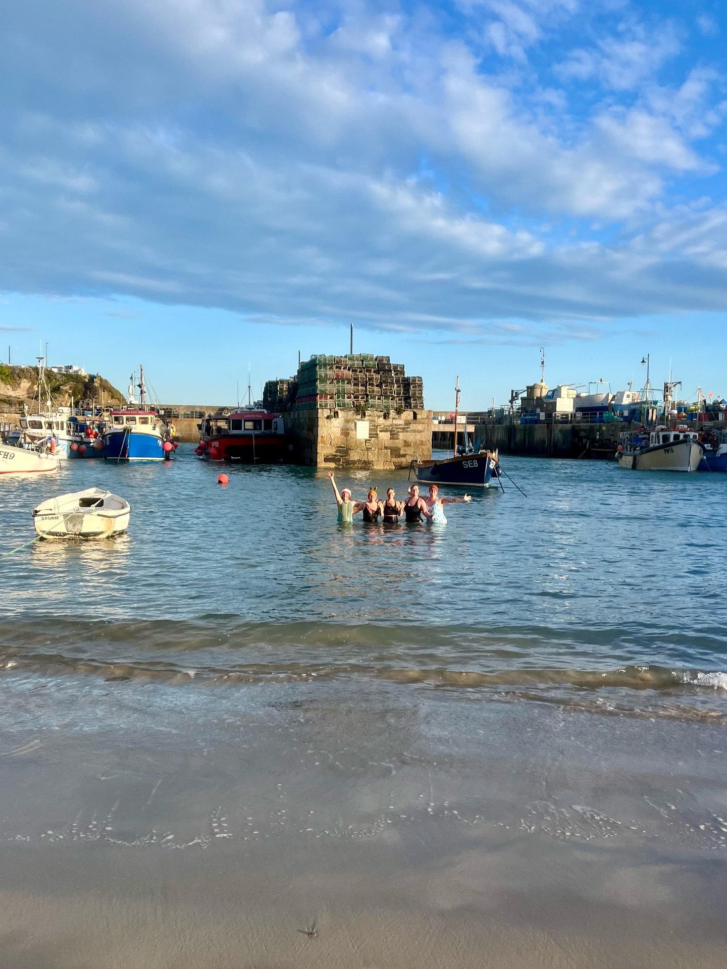 Merry Christmas Everyone 🩵❤️💚

Hope you all have an amazingly wonderful day! 

#christmasdip #christmas2025 #christmas #coldwater #openwaterswimmingsociety