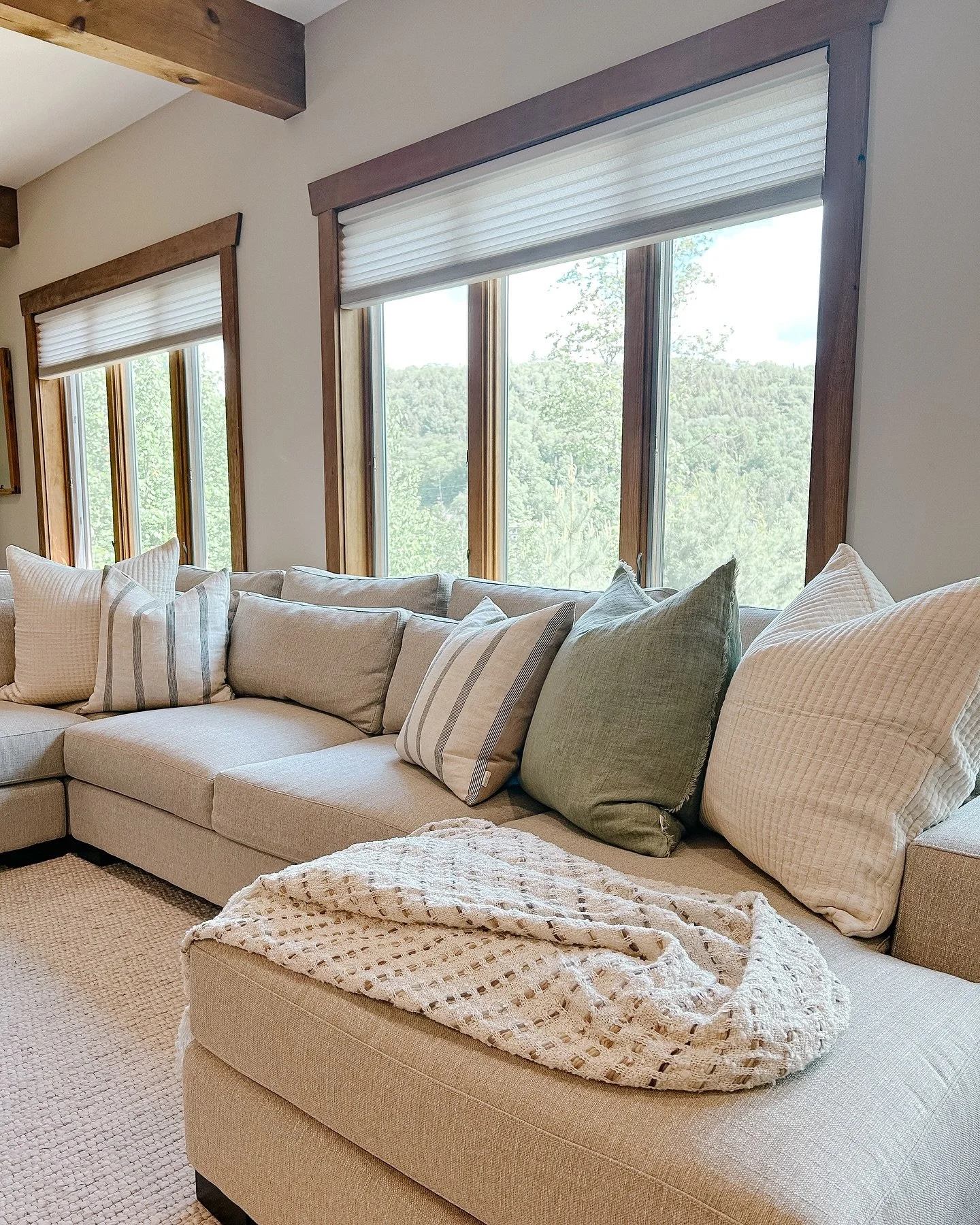 Interior Decorating 101: Throw Pillows. 

And lots of them. ✨ 

Book your Decorating Consultation today and let us put the finishing touches on your home!