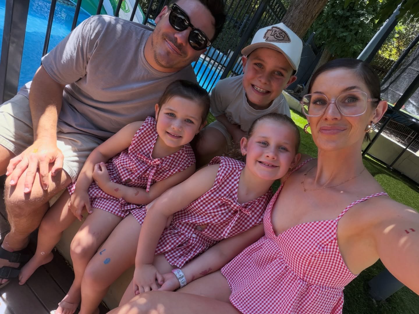 GET TO KNOW ME! ✨

It&rsquo;s been a minute since I&rsquo;ve done an about me &mdash; so it&rsquo;s time for a 2026 refresher.
If you&rsquo;re anything like me, you like to see the face behind the account. And because birth is so personal, it only fe