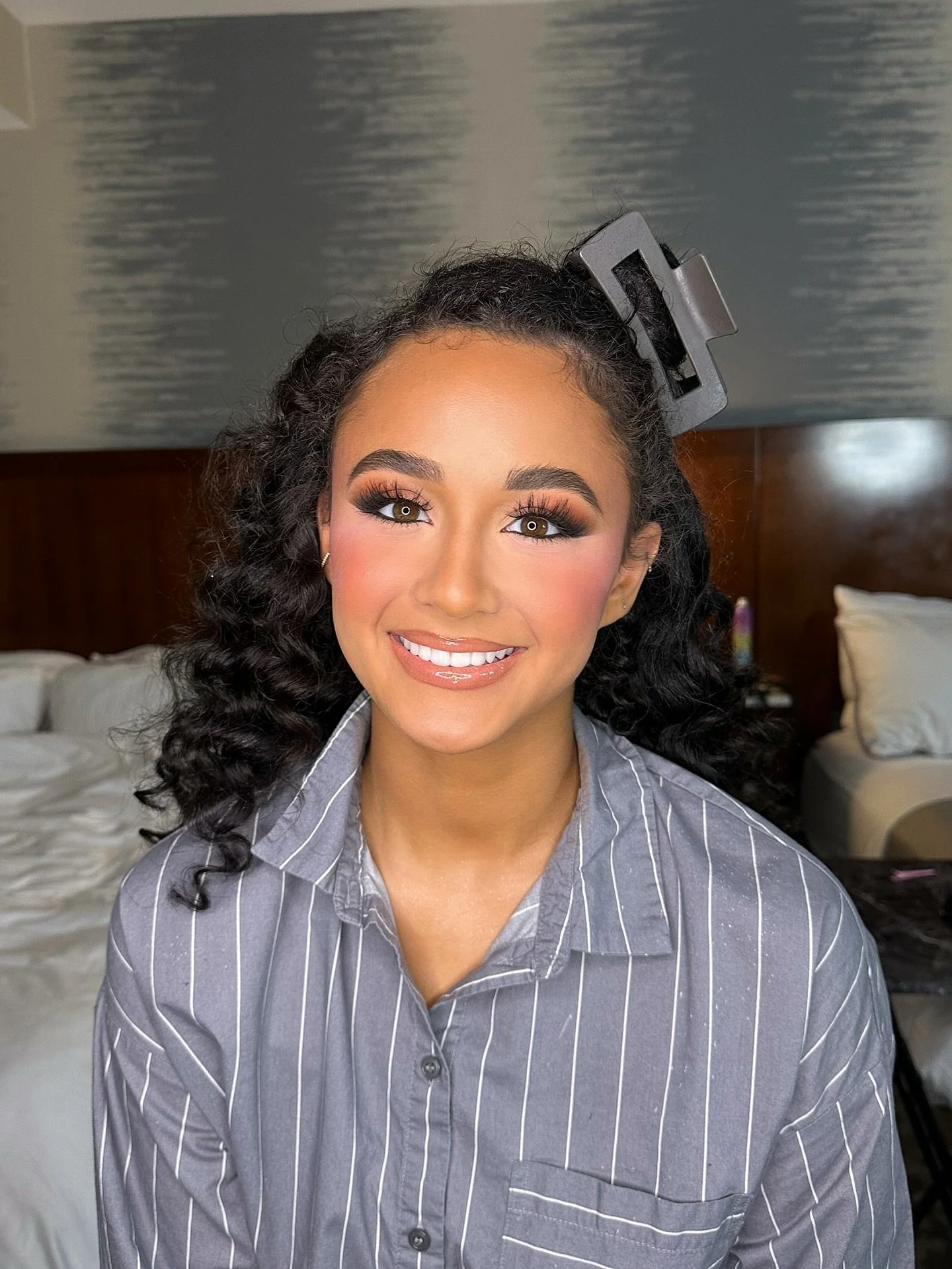 GLAM ✨

Working under @beautybyladycode using @theladycodeshop products 🩷

Click the link in bio to book! 

#makeup #makeupartist #glam #softglam #nashville #nashvillemua #mua #nashvillemakeup #nashvillemakeupartist #bridalmakeup #bridalmakeupartist