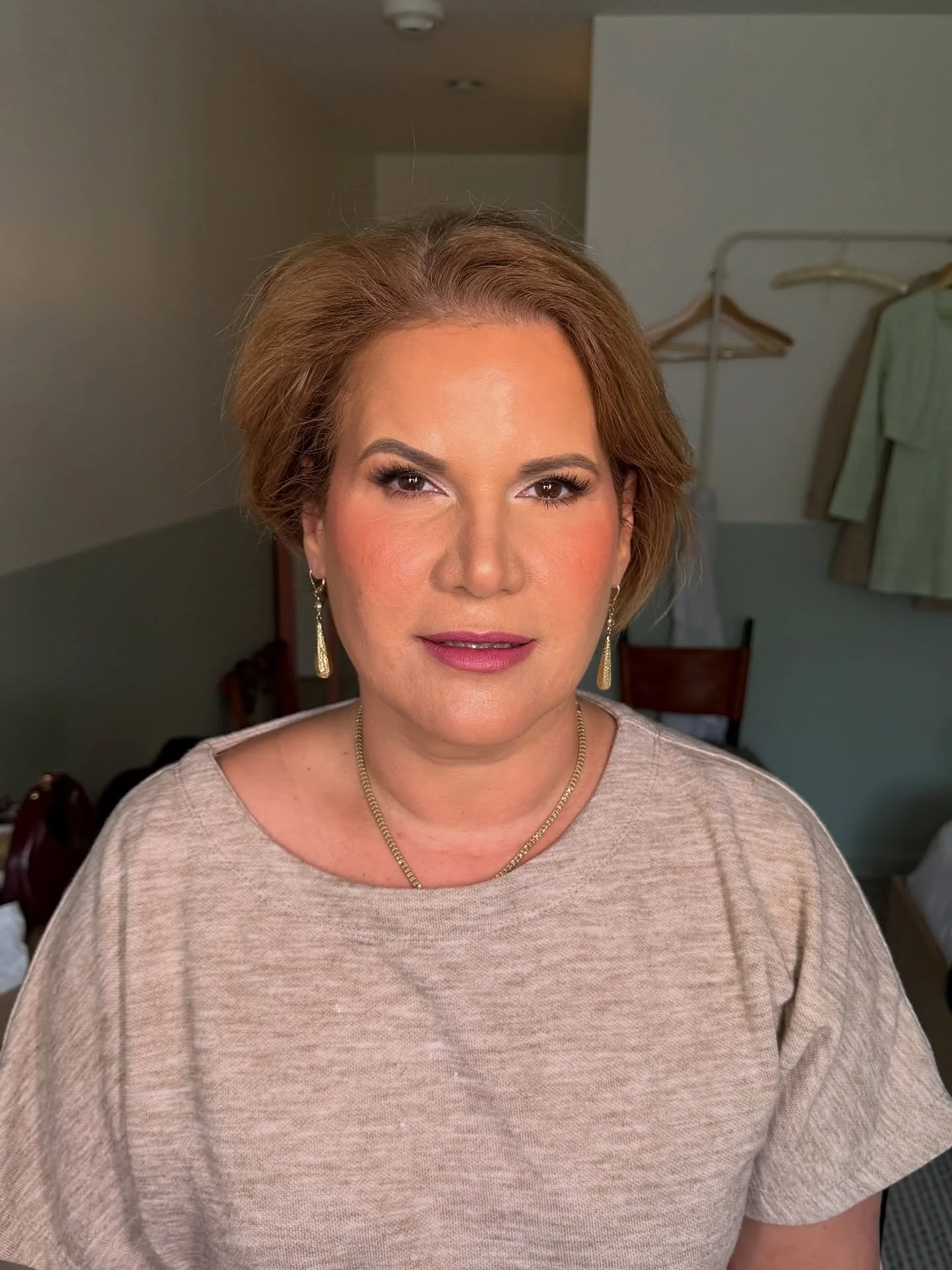 Wedding guest glam ❤️ we did lots of blush since her face tends to absorbed it quicker. 

Foundation: @narsissist 
Concealer: @toofaced 
Contour: @lysbeautyofficial 
Blush: @rarebeauty 
Setting Powder: @hudabeauty 
Lip liner: @charlottetilbury 
Lashe