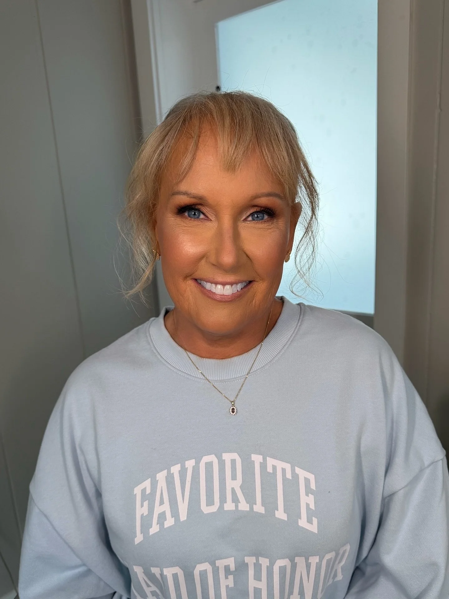 Mother of the Bride make up working for @proradiance 🤍

This was a little after I had applied it and hadn&rsquo;t touched up the lip before the photo 😅 but I loved her eyes! 

Foundation: @narsissist 
Concealer: @toofaced 
Contour: @lysbeautyoffici