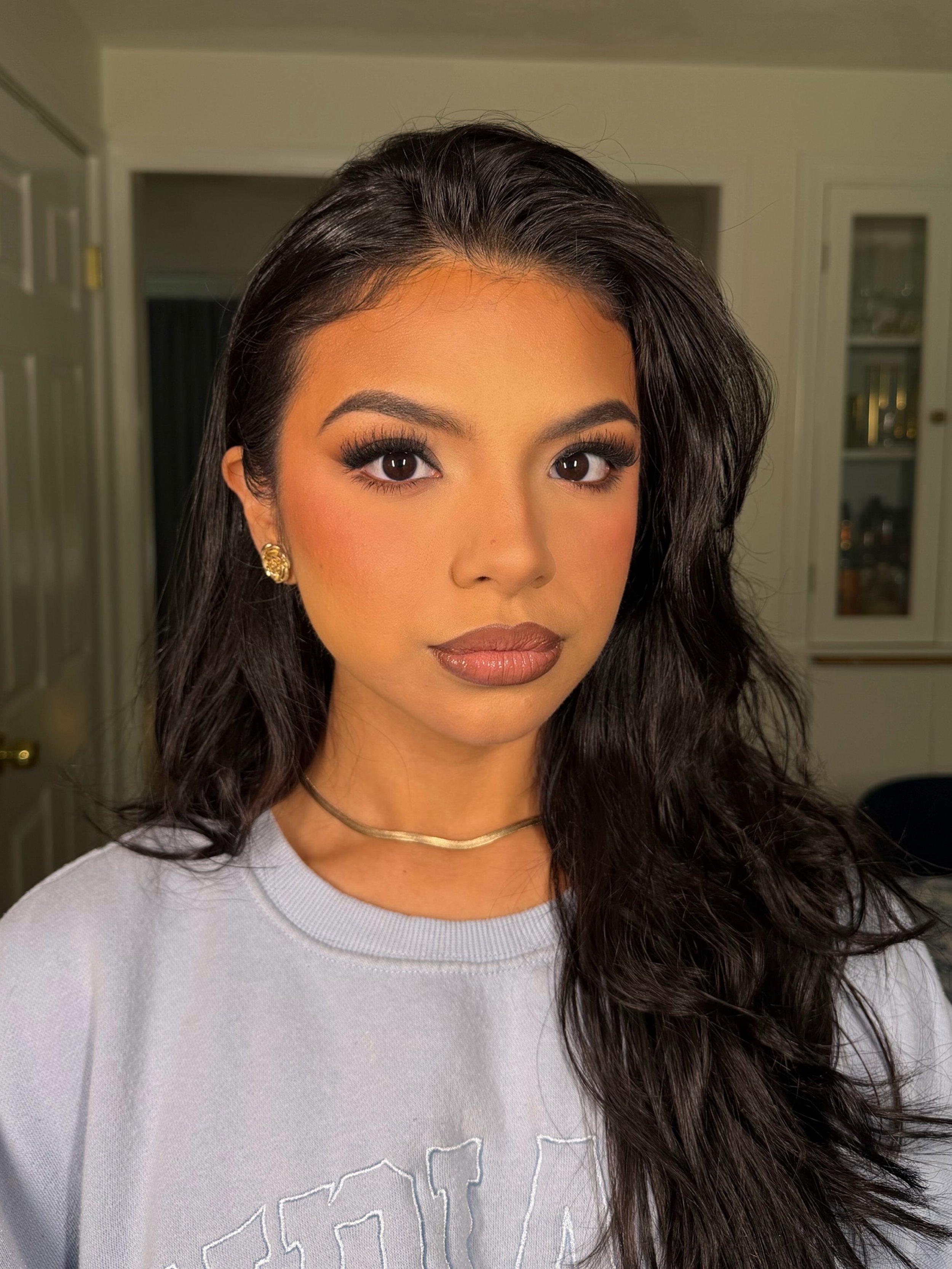 Wedding guest makeup ✨

Foundation: @narsissist 
Concealer: @toofaced 
Contour: @lysbeautyofficial 
Blush: @rarebeauty 
Setting Powder: @hudabeauty 
Lip liner: @charlottetilbury 
Lashes: @ardellbeauty 
Brows: @theladycodeshop 
Brow gel: @got2busa 
Hi