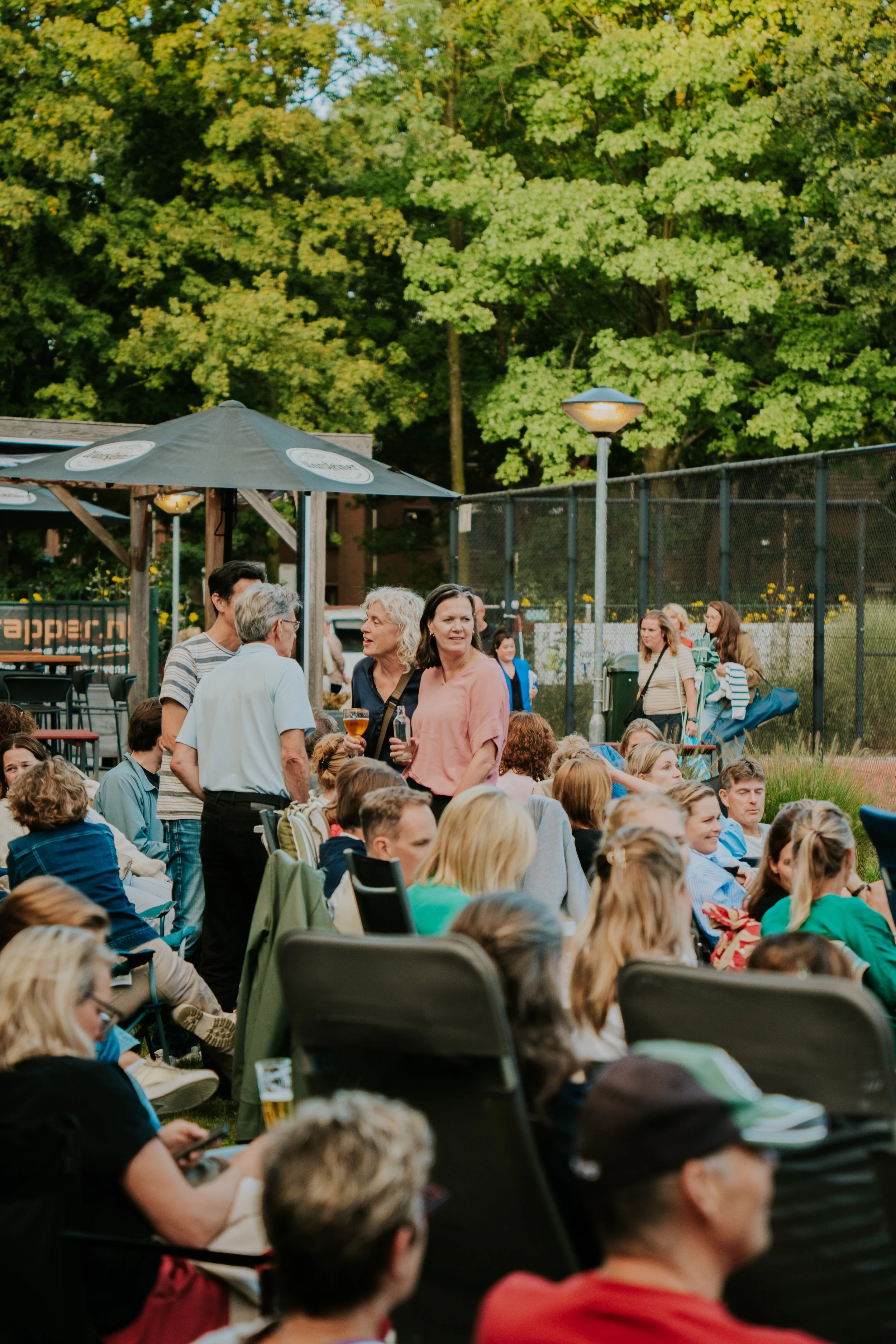 KlapstoelCabaret_Tennispark_Princehage_Chassé_JoostvanderVelden_2025-40.JPG